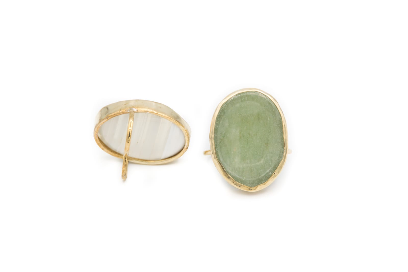 A brass and agate ring