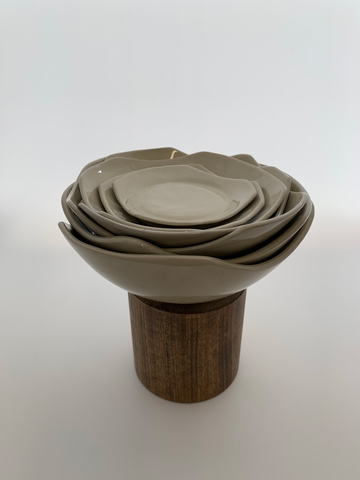 Nested porcelain bowls