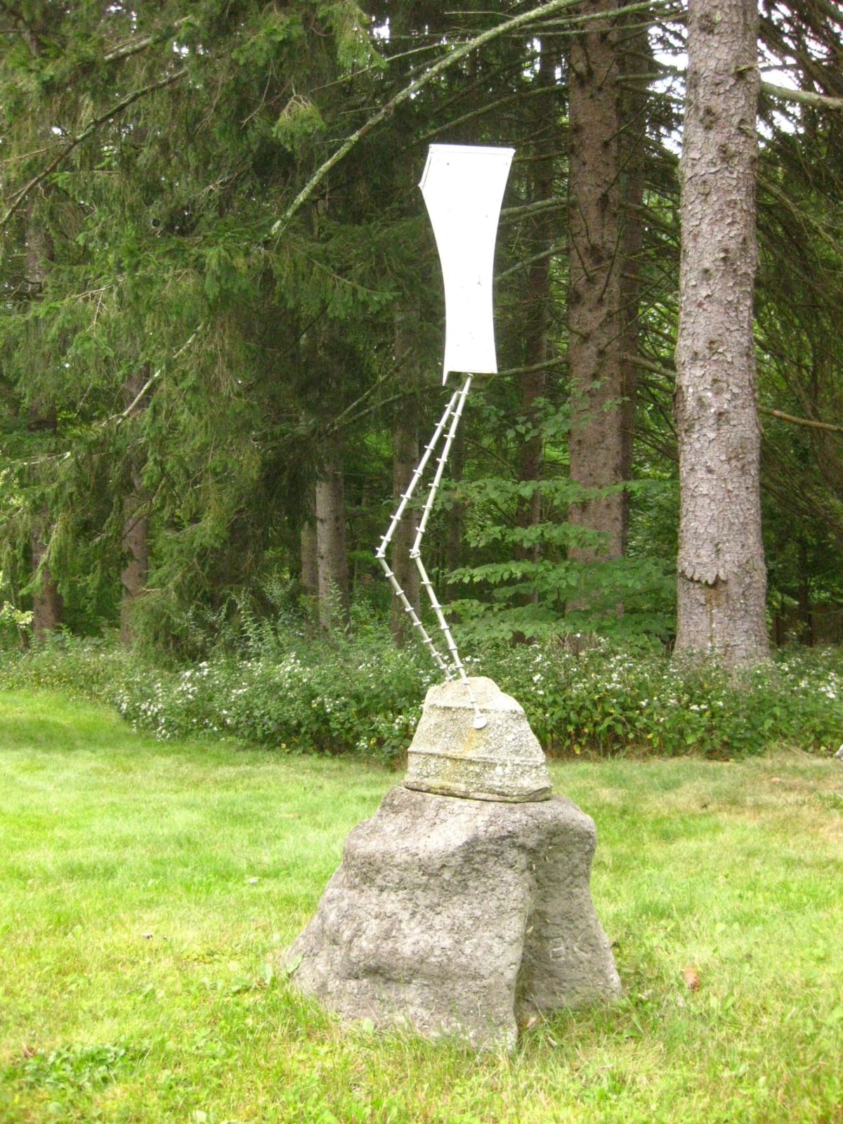 Balancing sculpture