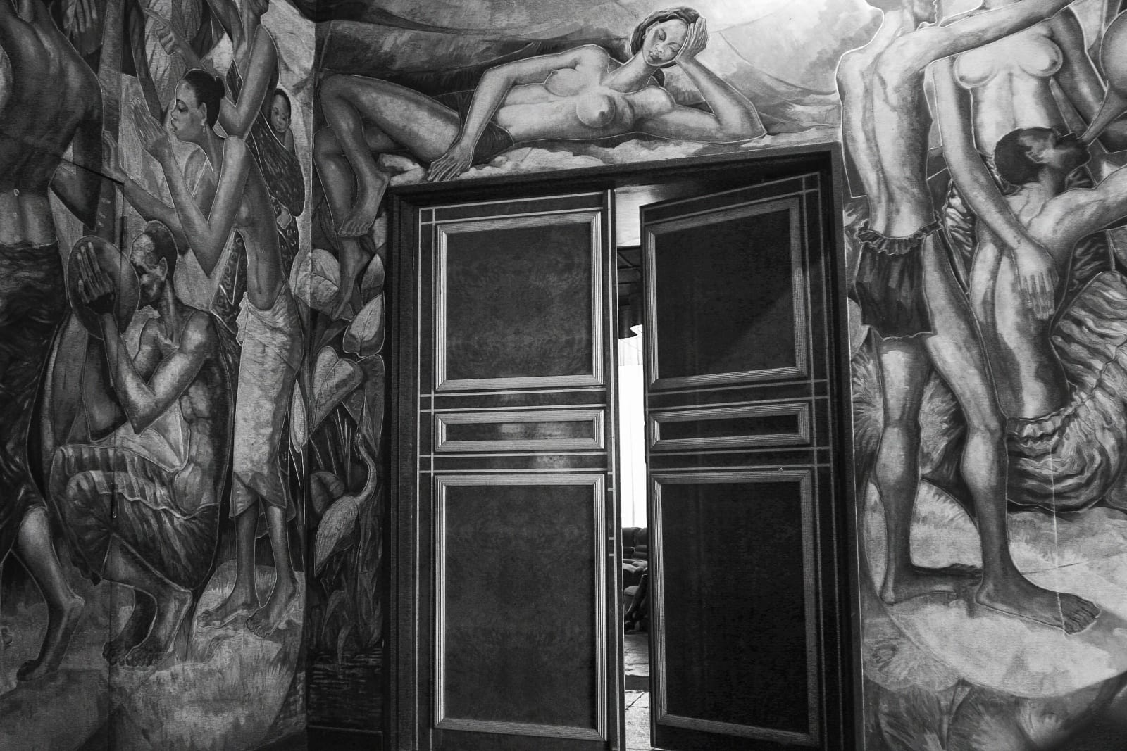 Guy Tillim, Mobutu Sese Seko’s palace at Gbadolite, Democratic Republic of Congo, 2003