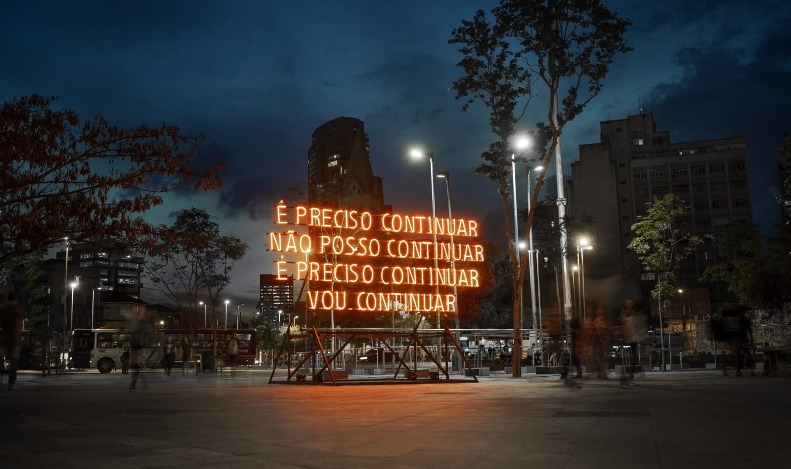 Regina Parra, É preciso continuar (I must go on), 2018