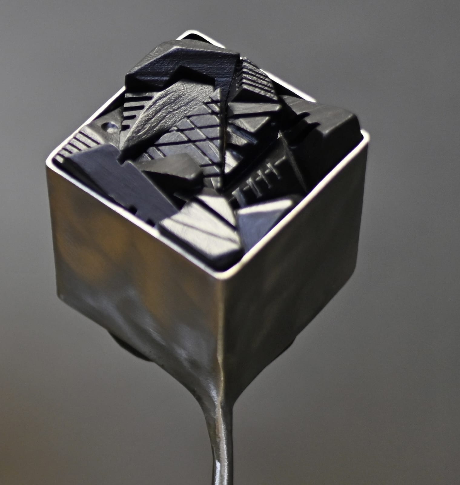 Alex Knapic, INFINITY CUBE SMALL, 2024