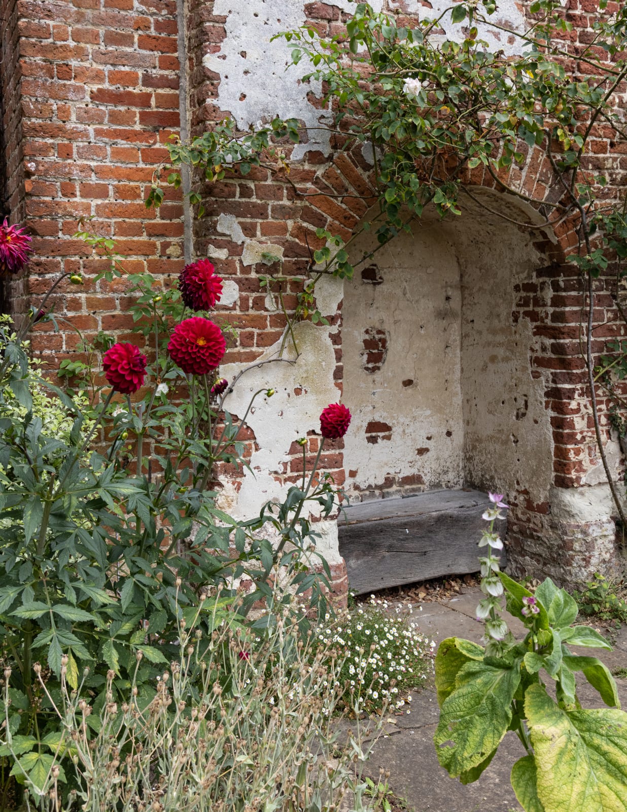 Kate Lloyd, West Horsley Place Door 2, 2025