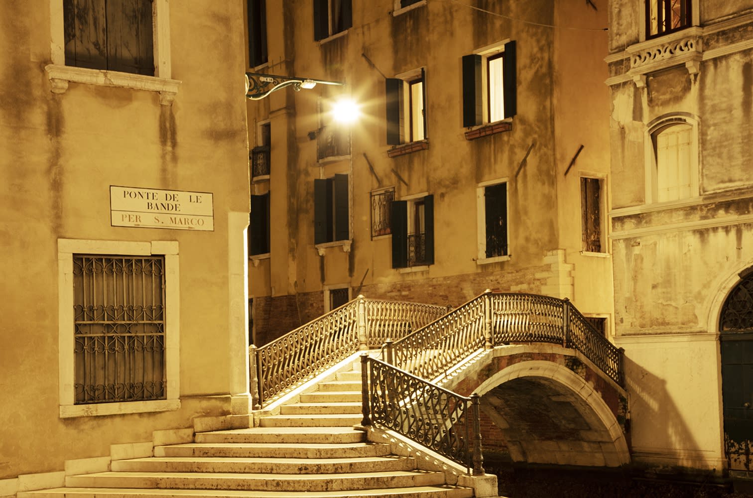 Kate Lloyd, Venice Bridge at Night, 2019
