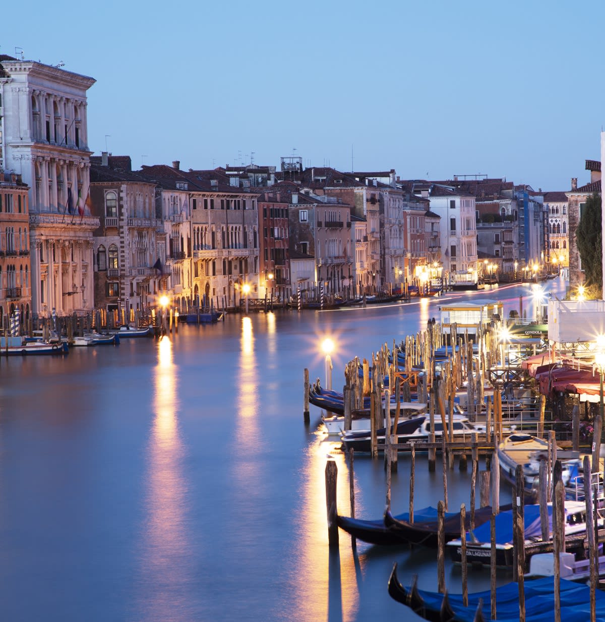 Kate Lloyd, From the Rialto Bridge to the right, 2022