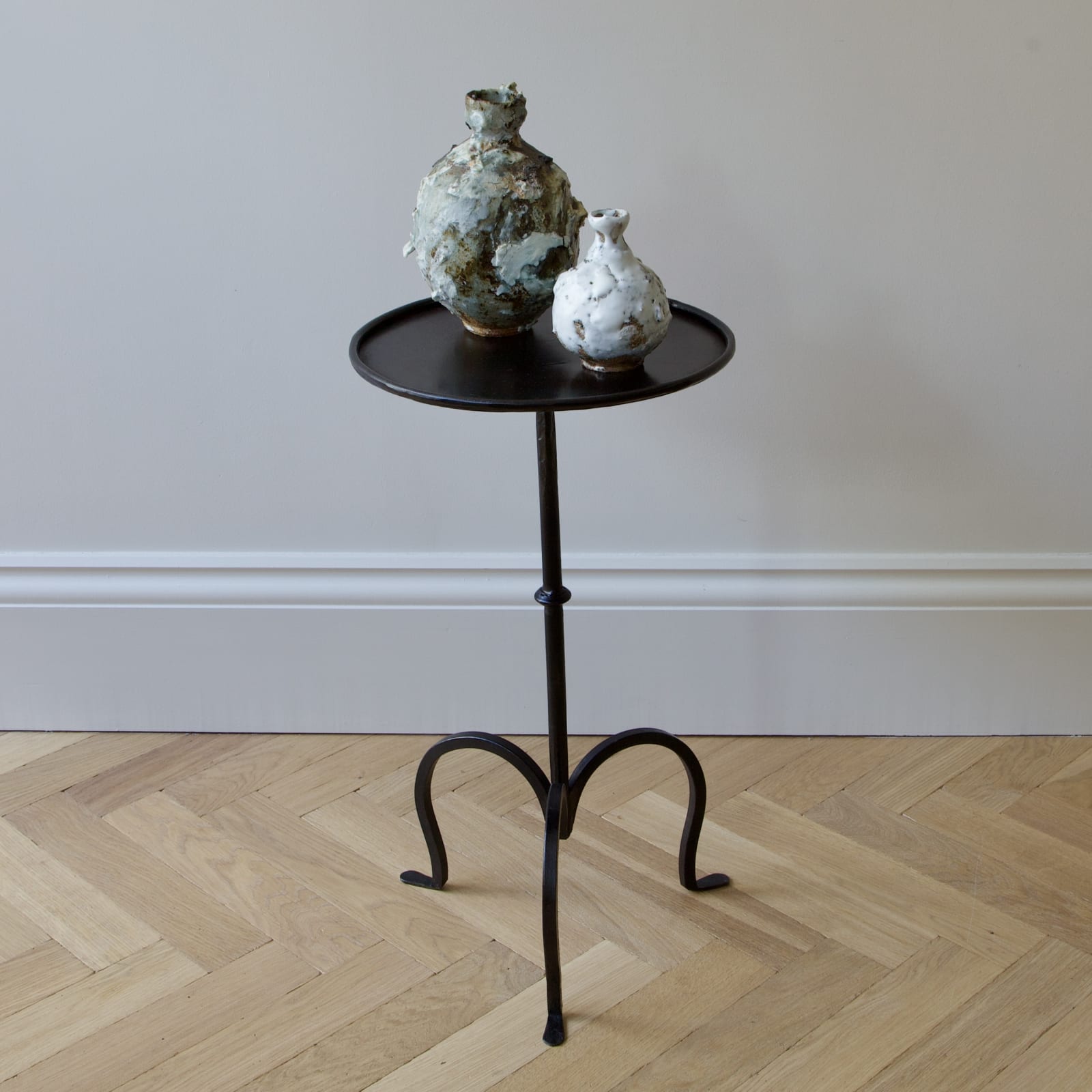 Black hot sale martini table