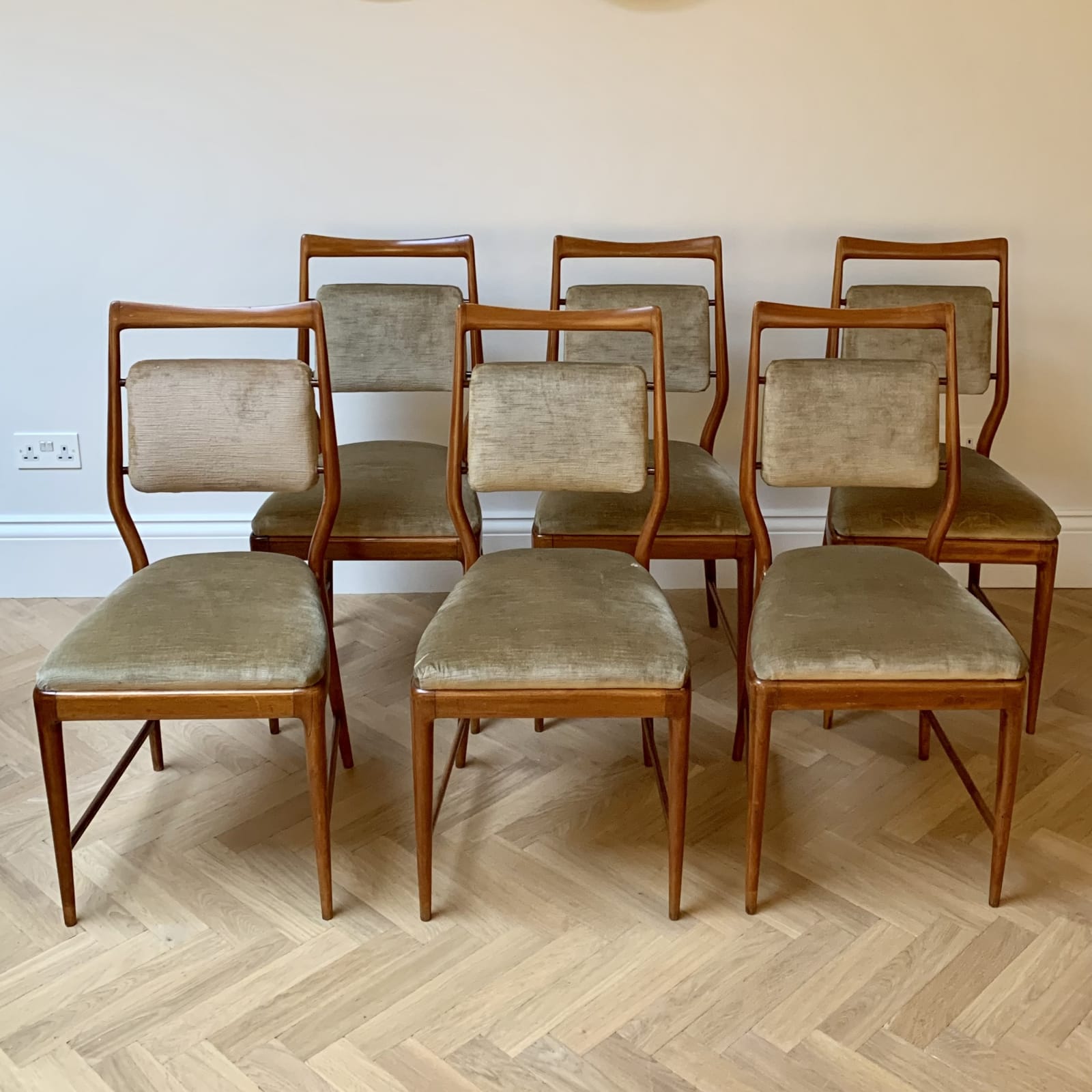 Vittorio Dassi, A Set of Six Dining Chairs, Circa 1950s