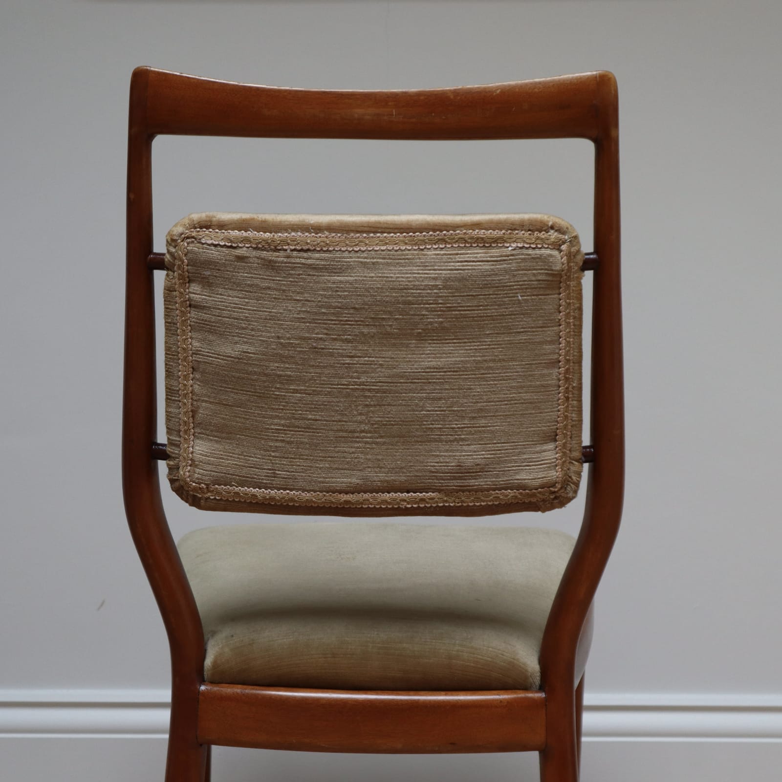 Vittorio Dassi, A Set of Six Dining Chairs, Circa 1950s