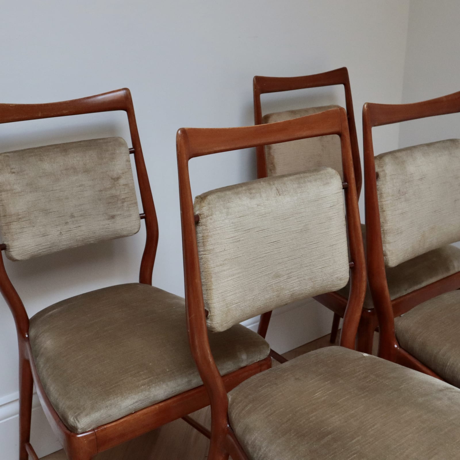 Vittorio Dassi, A Set of Six Dining Chairs, Circa 1950s