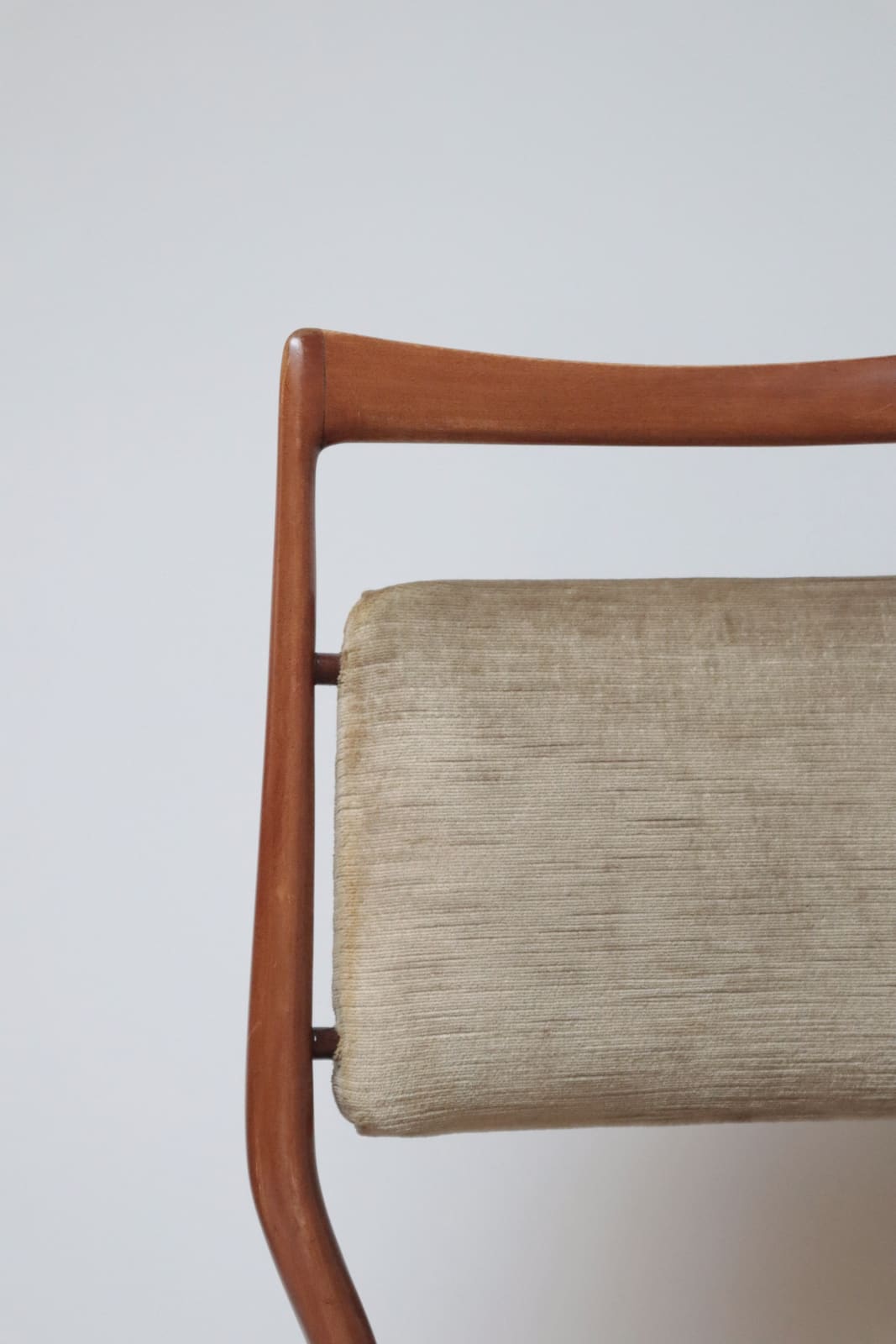 Vittorio Dassi, A Set of Six Dining Chairs, Circa 1950s