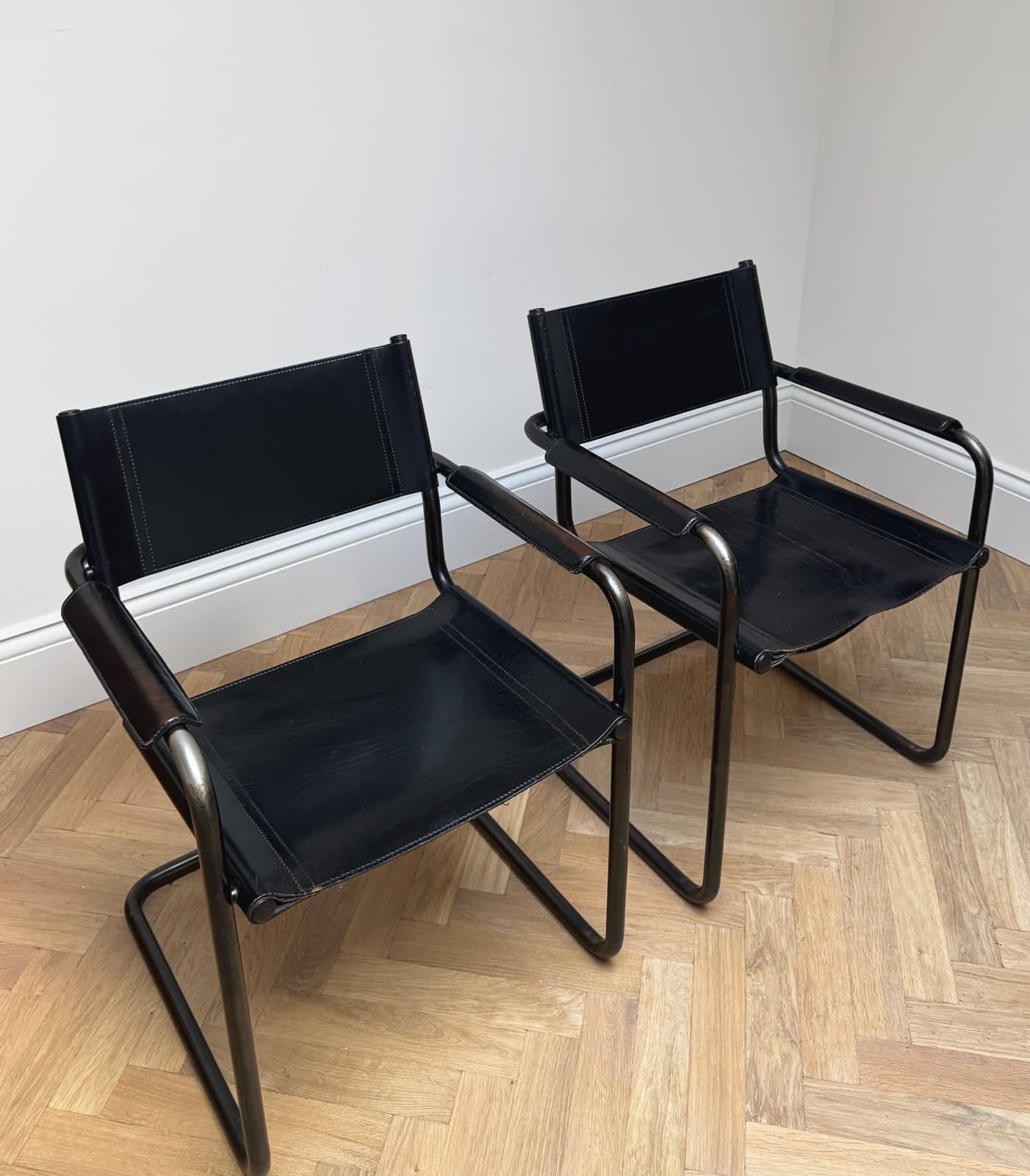 Tito Agnoli for Unifor, A Black Leather Cantilevered Desk Chair, Circa 1970s