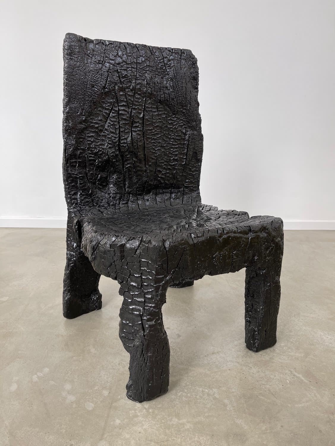 Jean-Servais Somian, Chaise brûlée, 2021