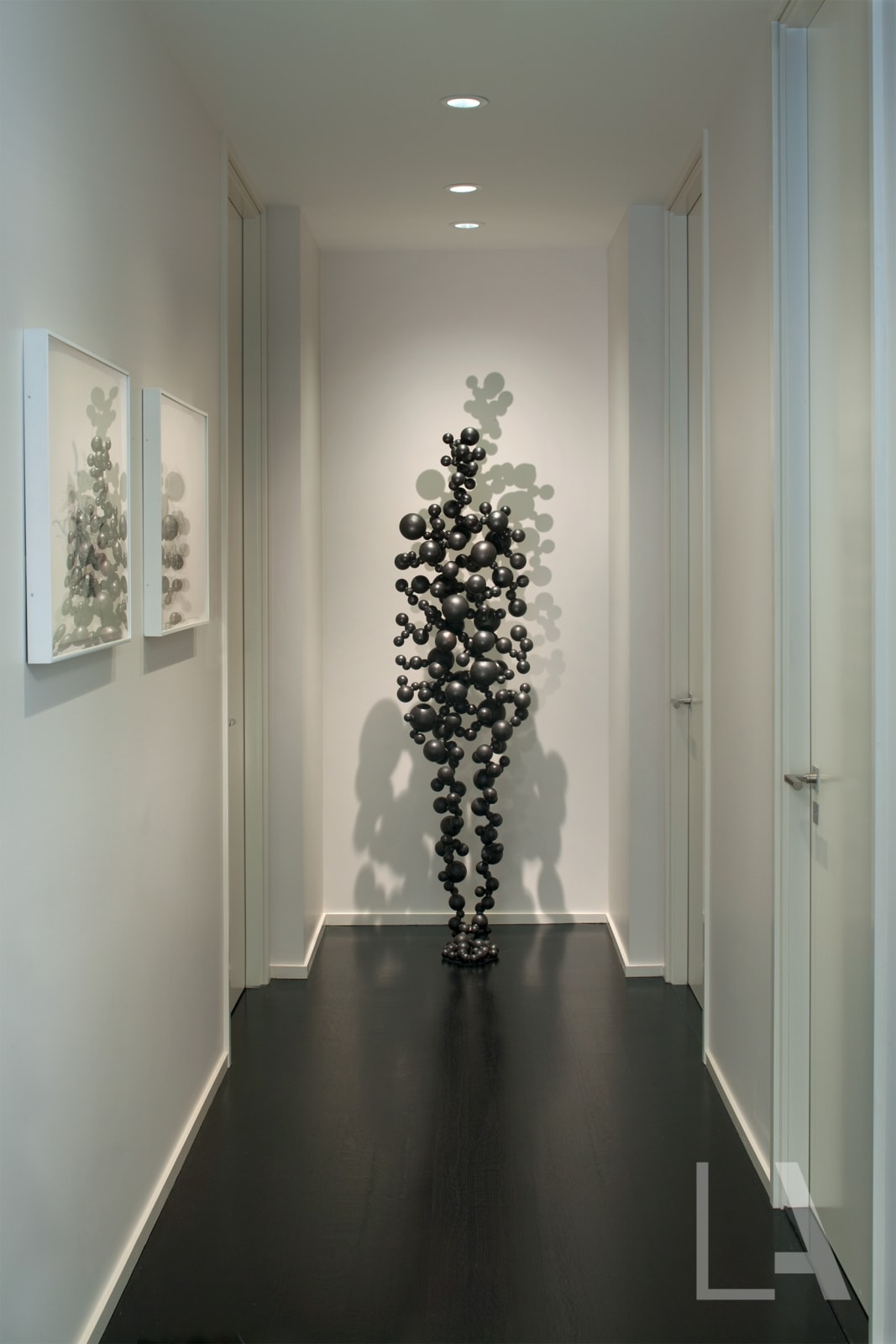 Sculpture by Antony Gormley (British, b. 1950). Private Collection. Courtesy Lovell Art Advisory.