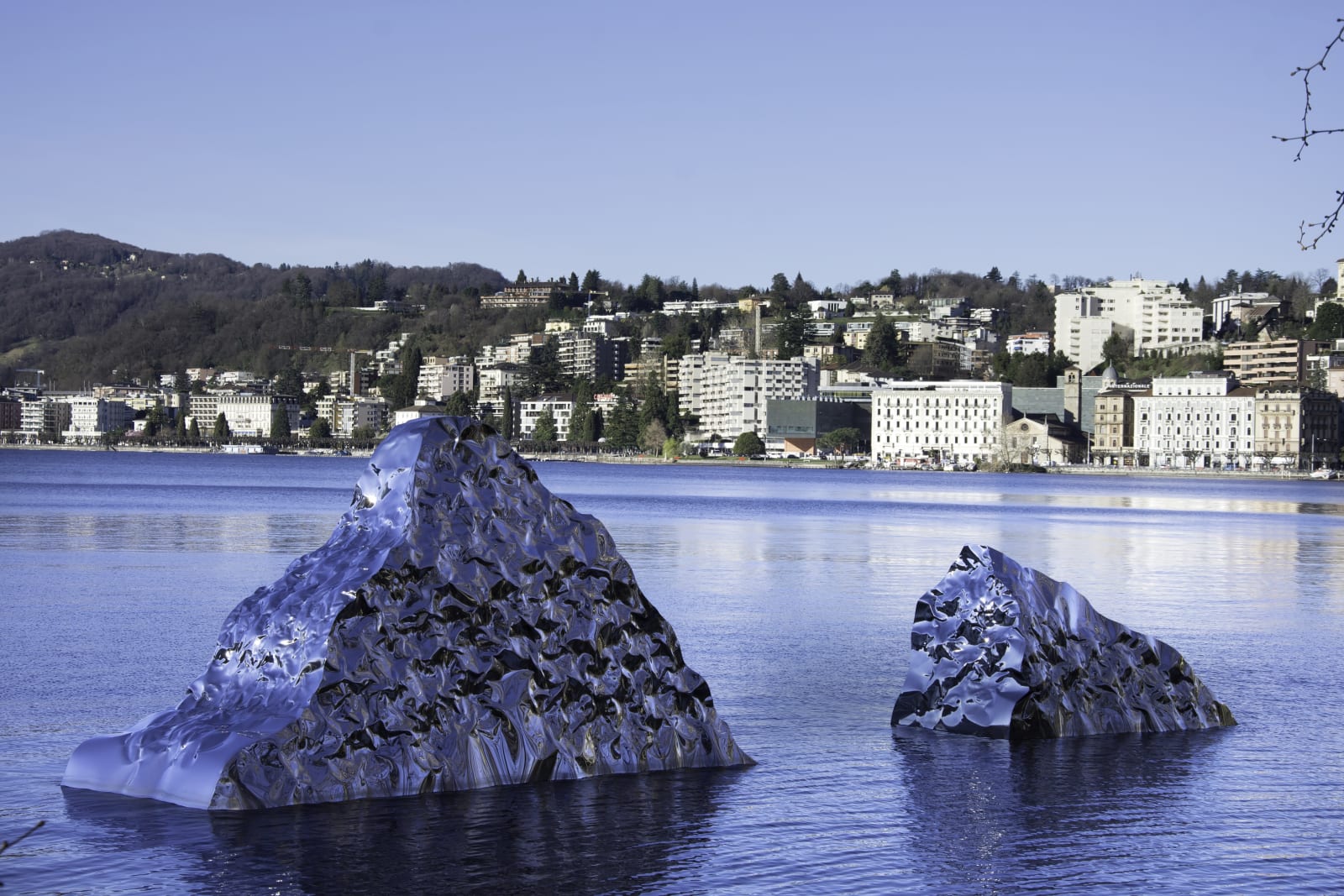 Helidon Xhixha , DRIFTING ICEBERGS, 2019