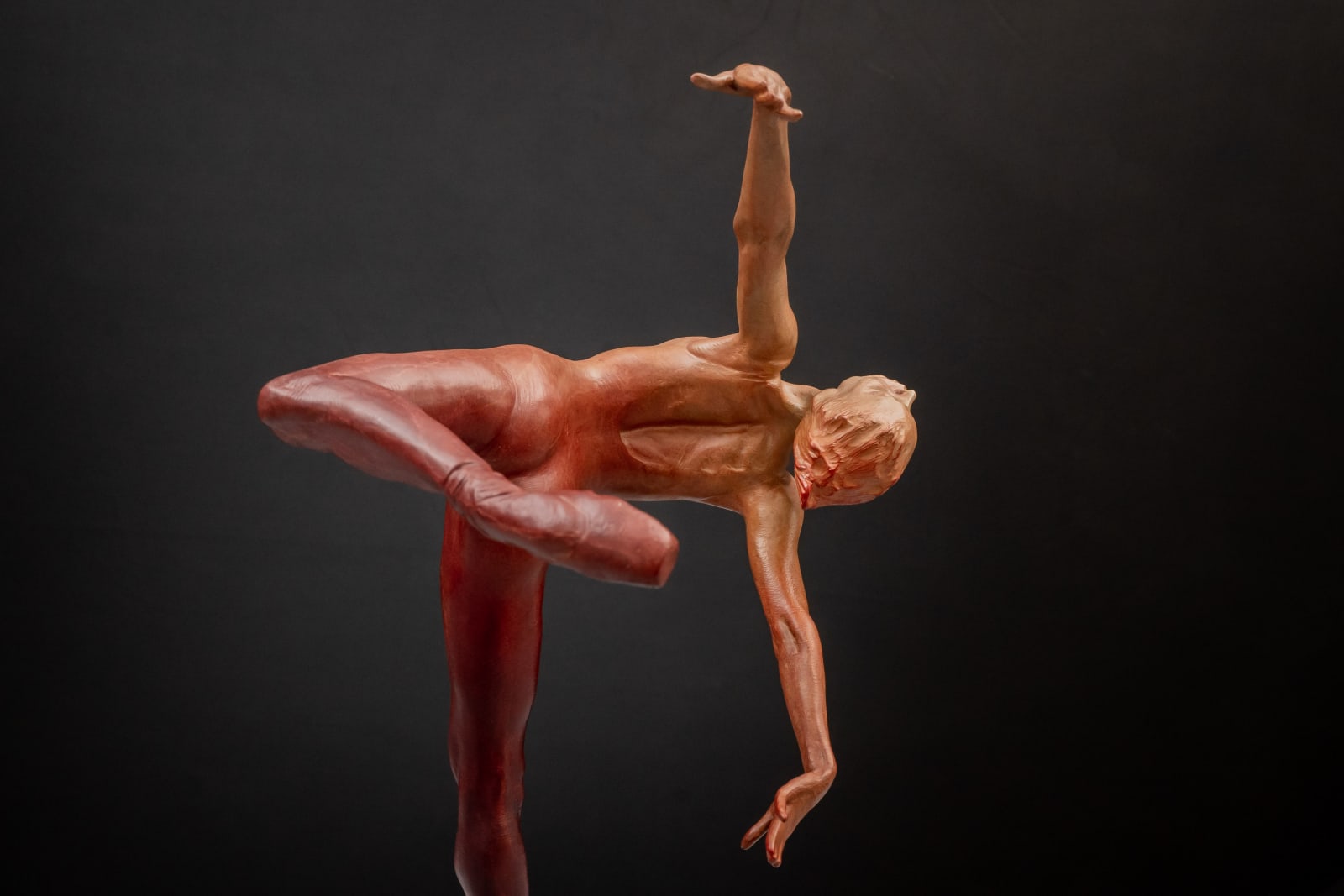 Richard MacDonald, Flight in Attitude, Atelier, Red, 2005