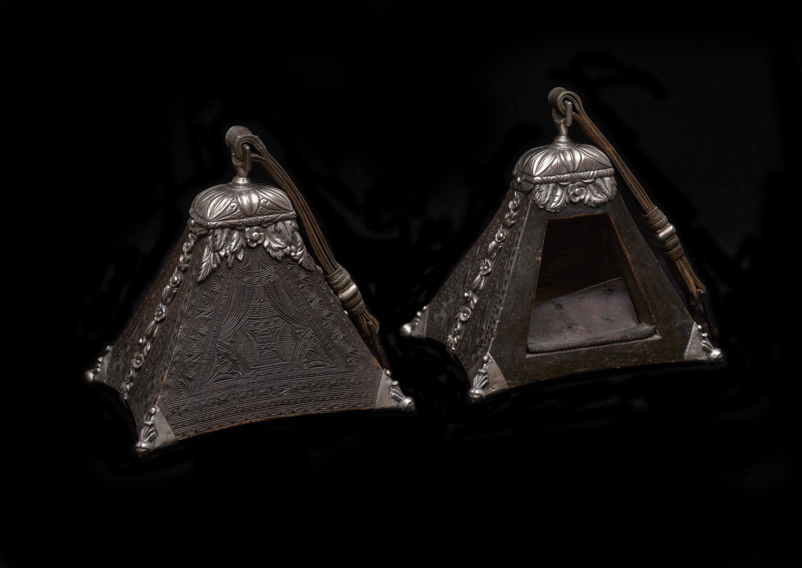 PAIR OF BOX STIRRUPS, Unidentified artist, Peru, Early 19th century.