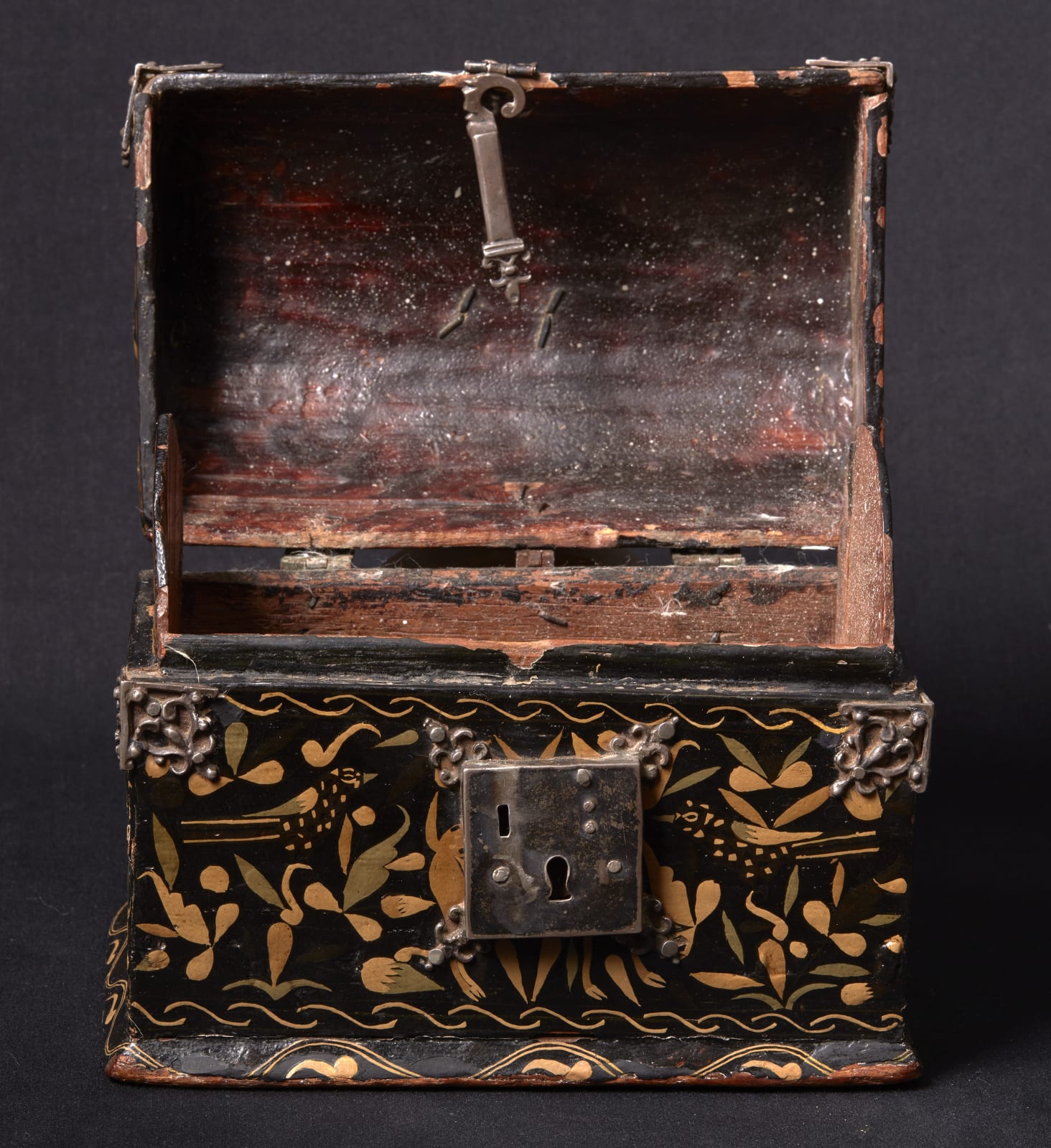 BARNIZ DE PASTO, CHEST, Colombia, 17th Century