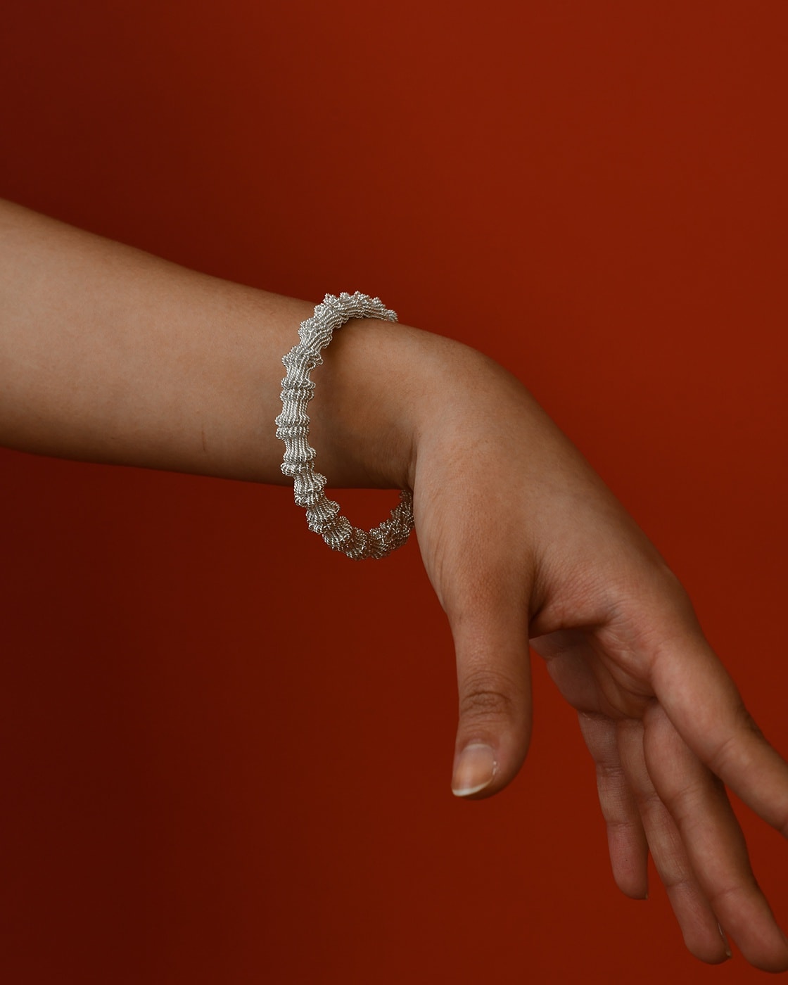 Ruth Leslie, Ossein I Bangle