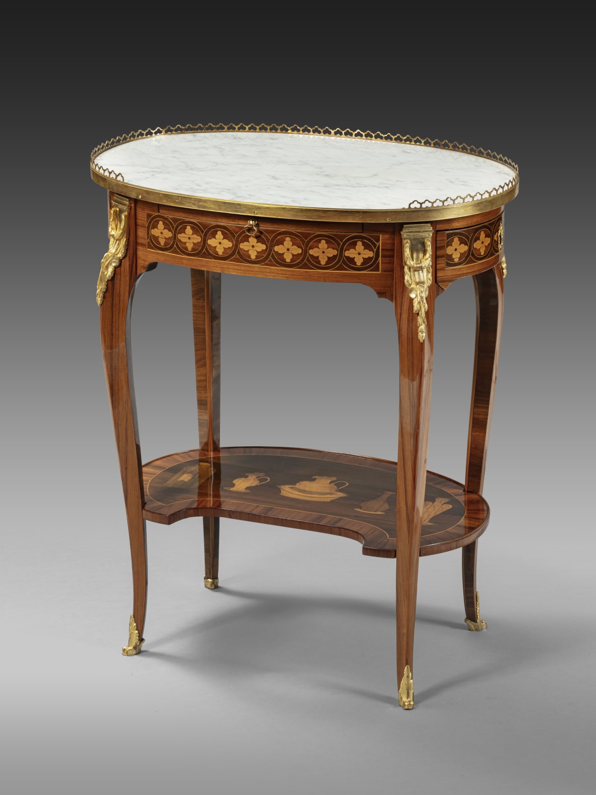 Charles Topino (1742-1803), Table ovale avec plateau en marbre blanc, 18 ème