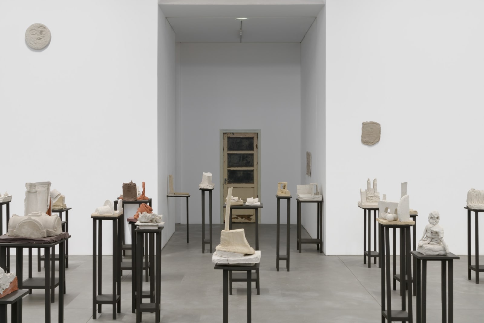 Pedro Paiva - Em Frente da Porta, do Lado de Fora | Galeria Francisco Fino