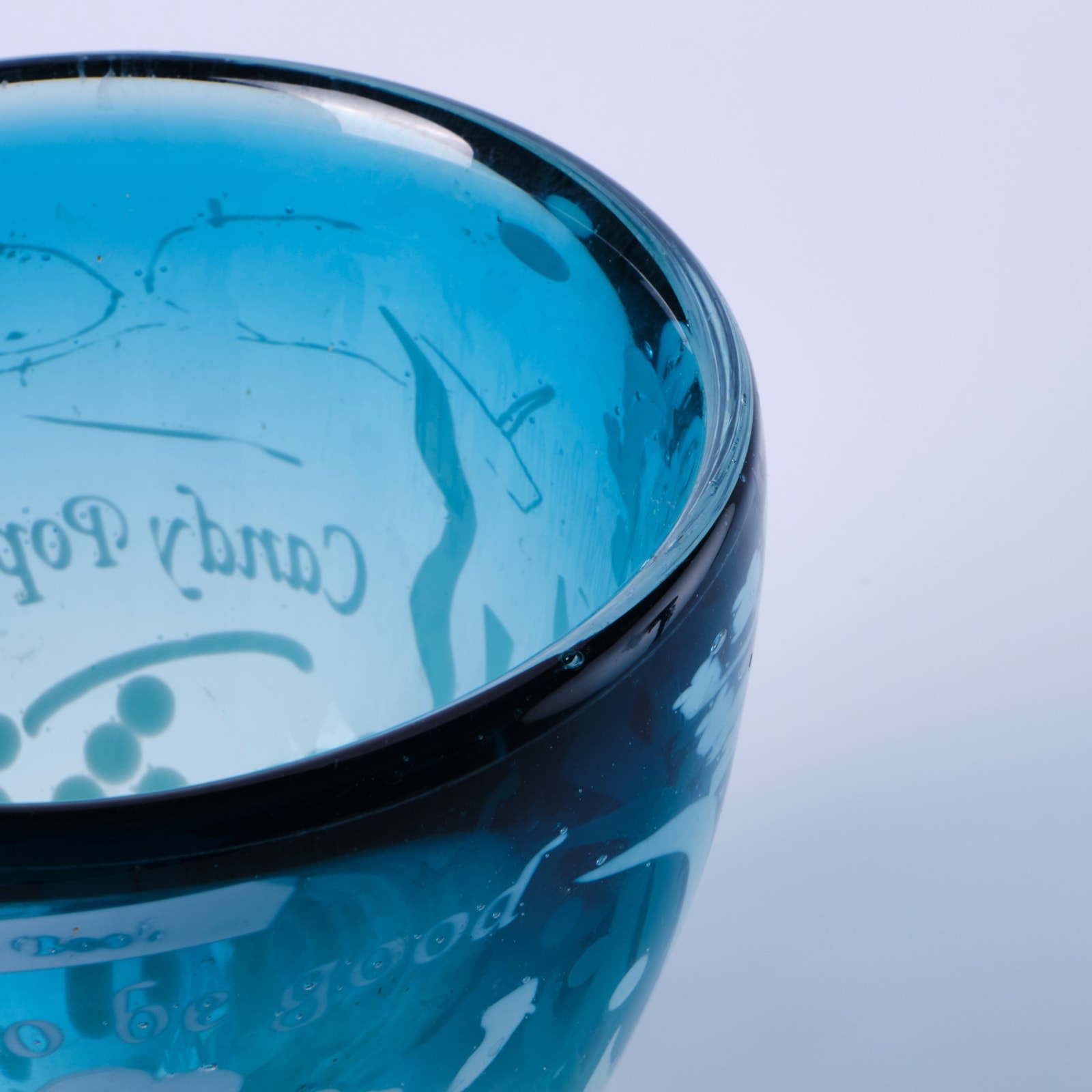 She tried to be good vase, 2012