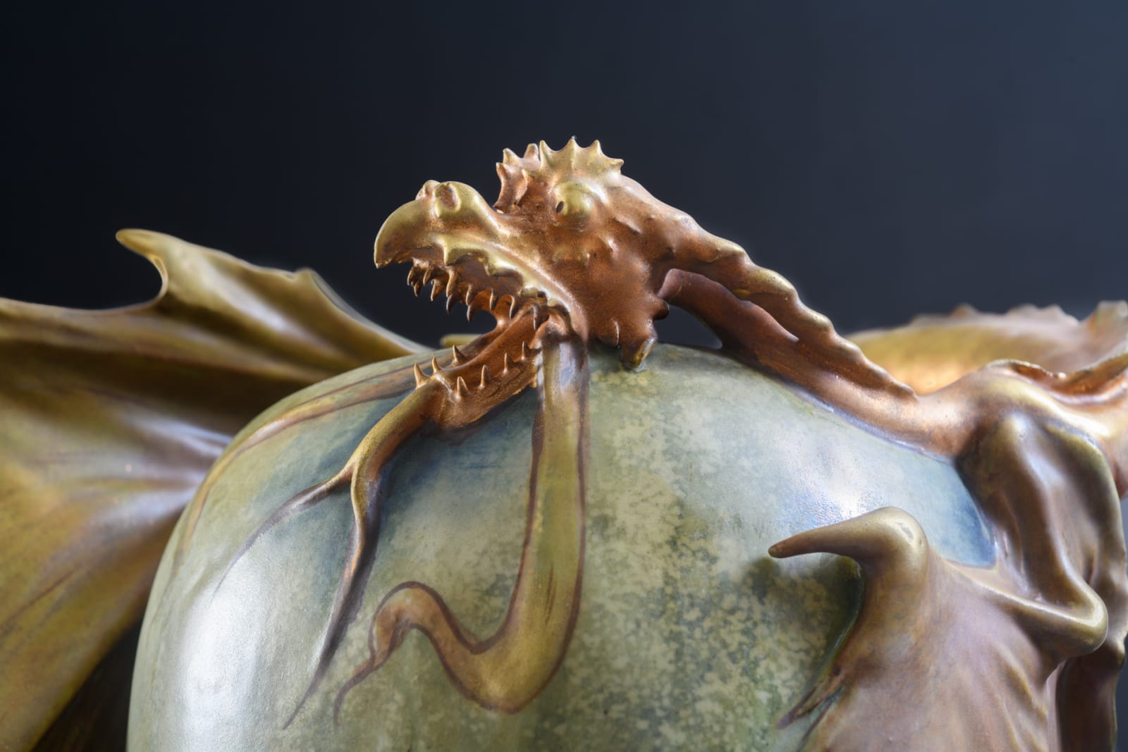 Amphora, Eastern Dragon,  1899-1900