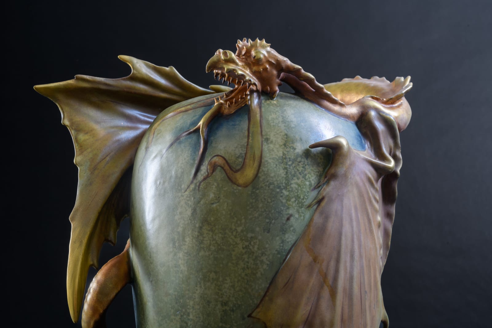 Amphora, Eastern Dragon,  1899-1900