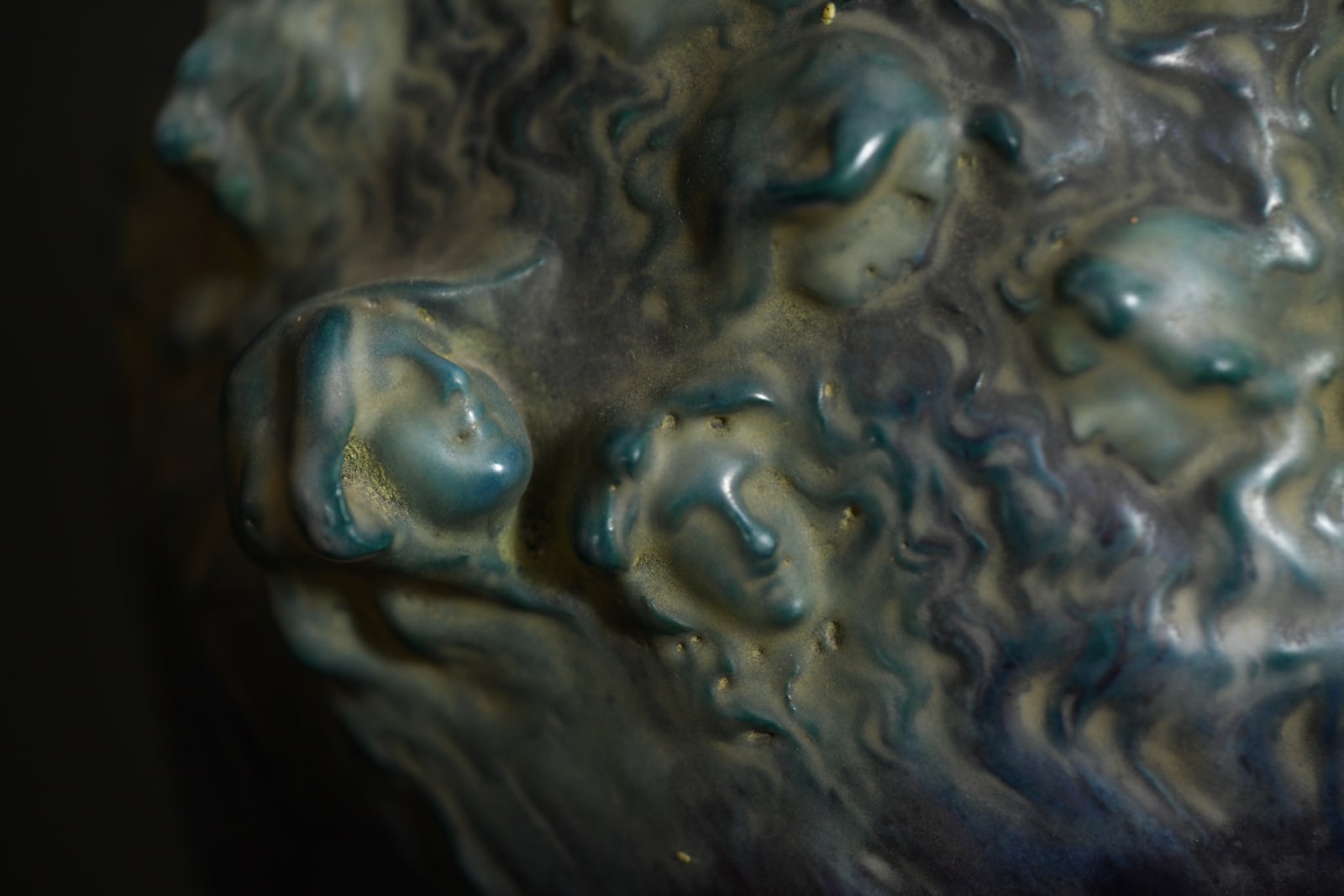 Amphora, Women in the Storm,  1898