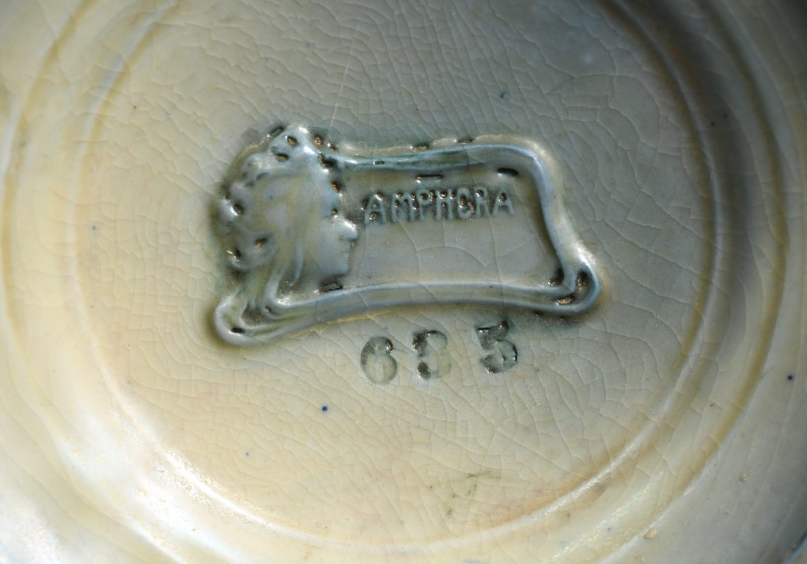 Amphora, Women in the Storm,  1898