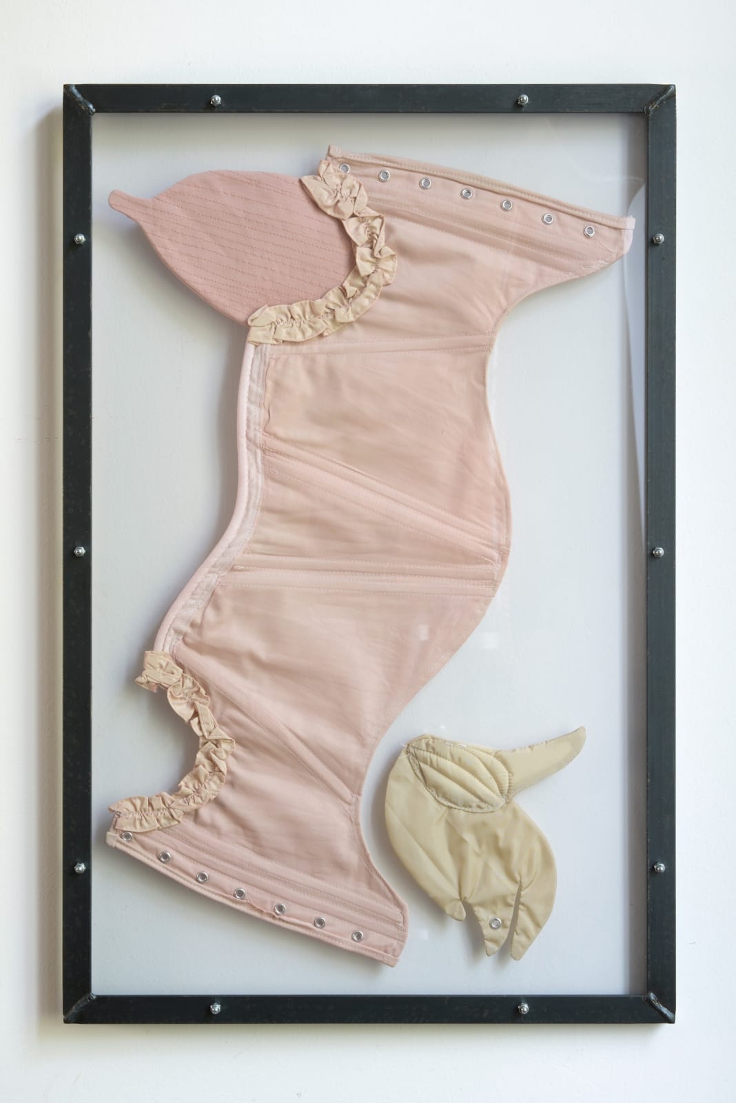 Emmélie Lempert, Ohne Titel (tethered), 2024