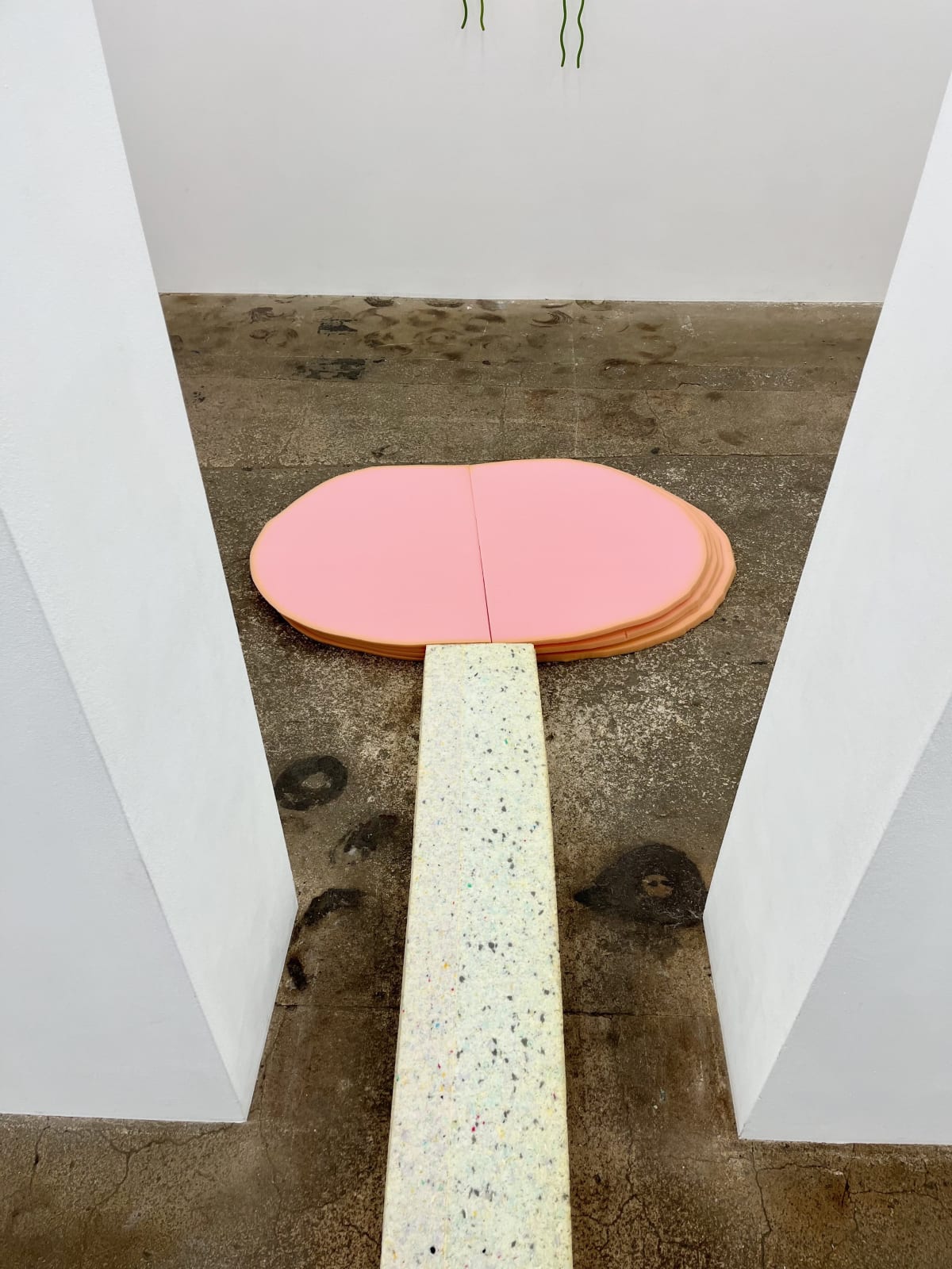 Claudia Piepenbrock, Gallery Tongue , 2022