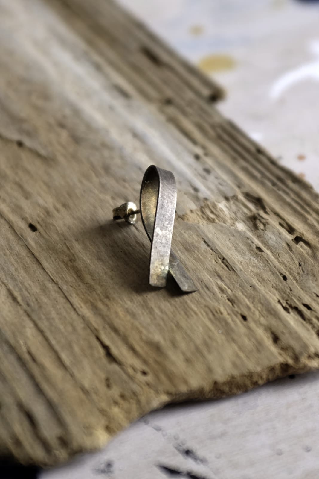 Stuart Cairns, Ribbon Earring