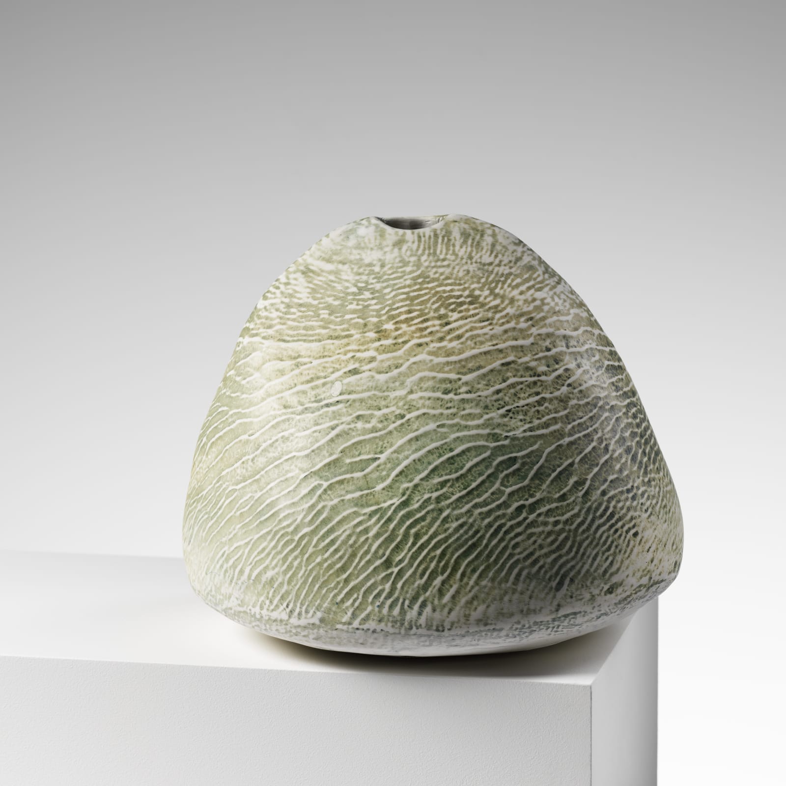 Judith Davies, Large Pale Water Jar