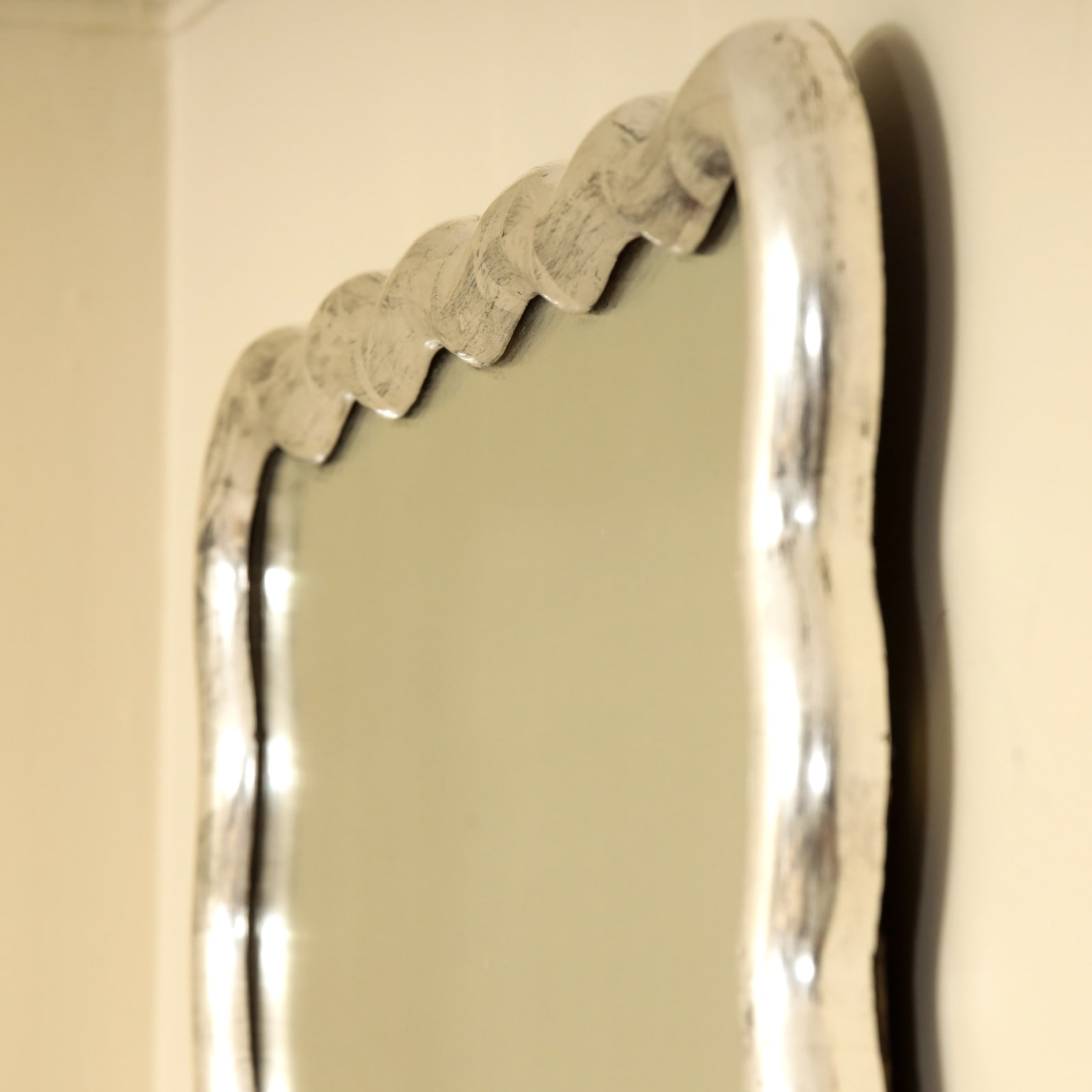 WAVY MIRROR