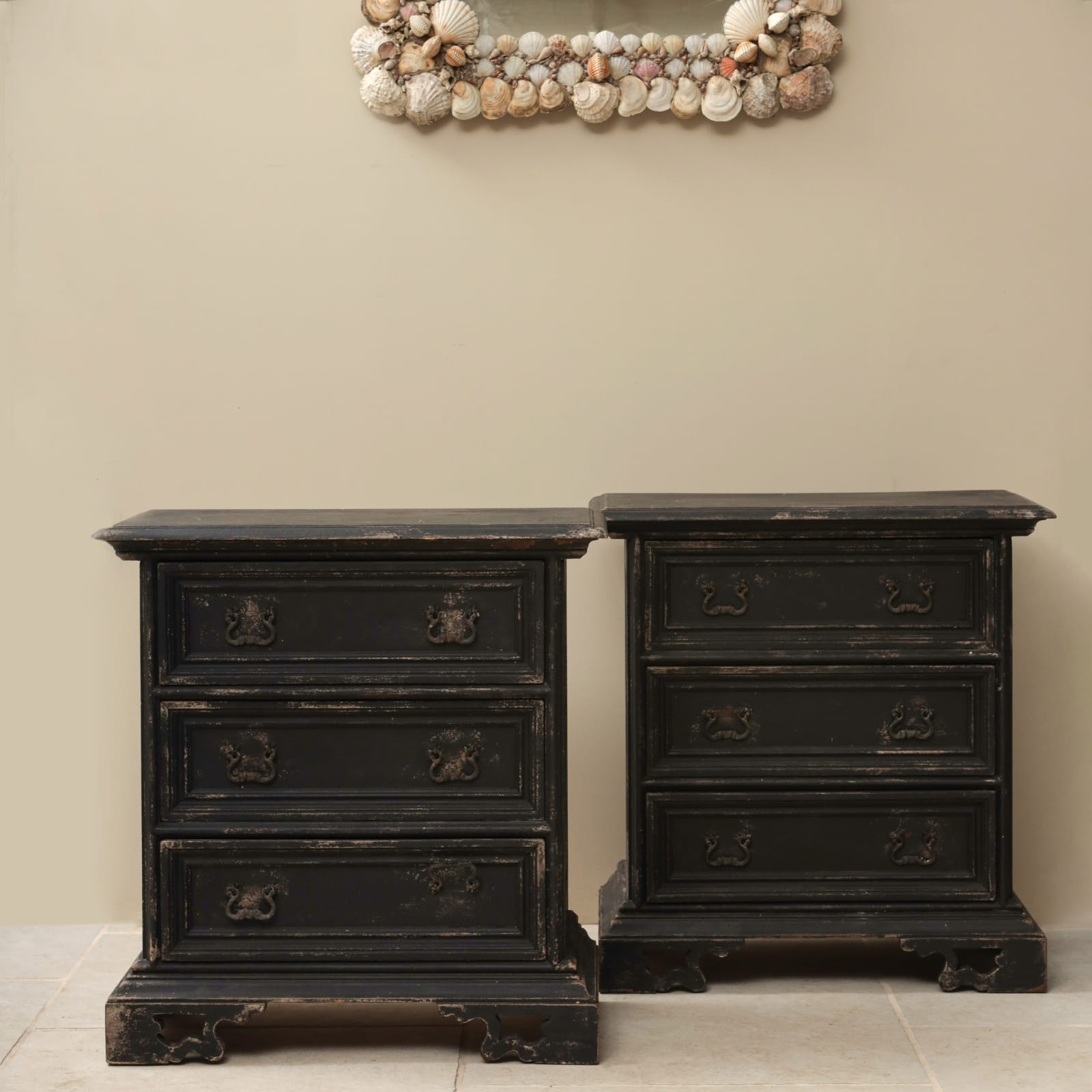 BEDSIDE DRAWERS