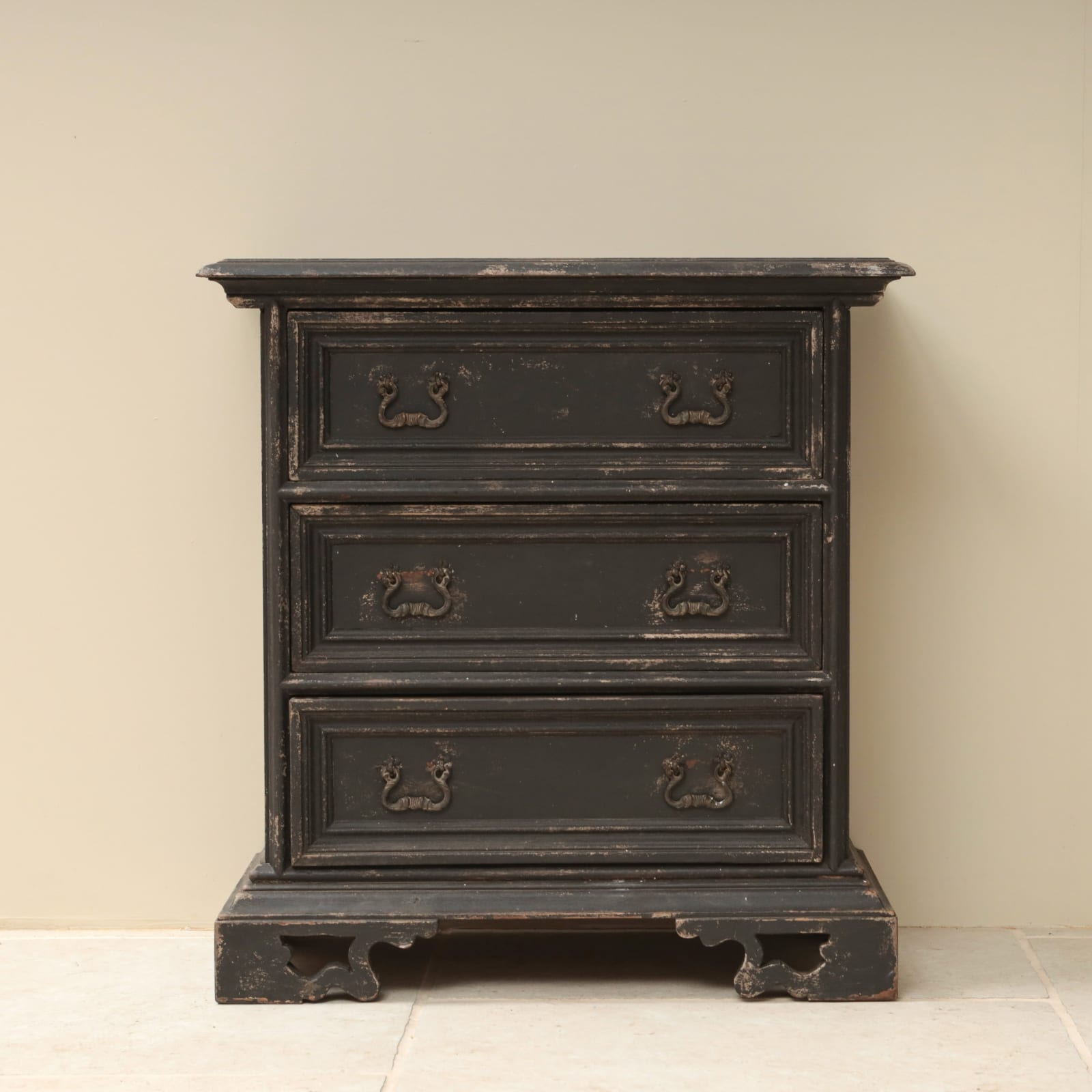 BEDSIDE DRAWERS