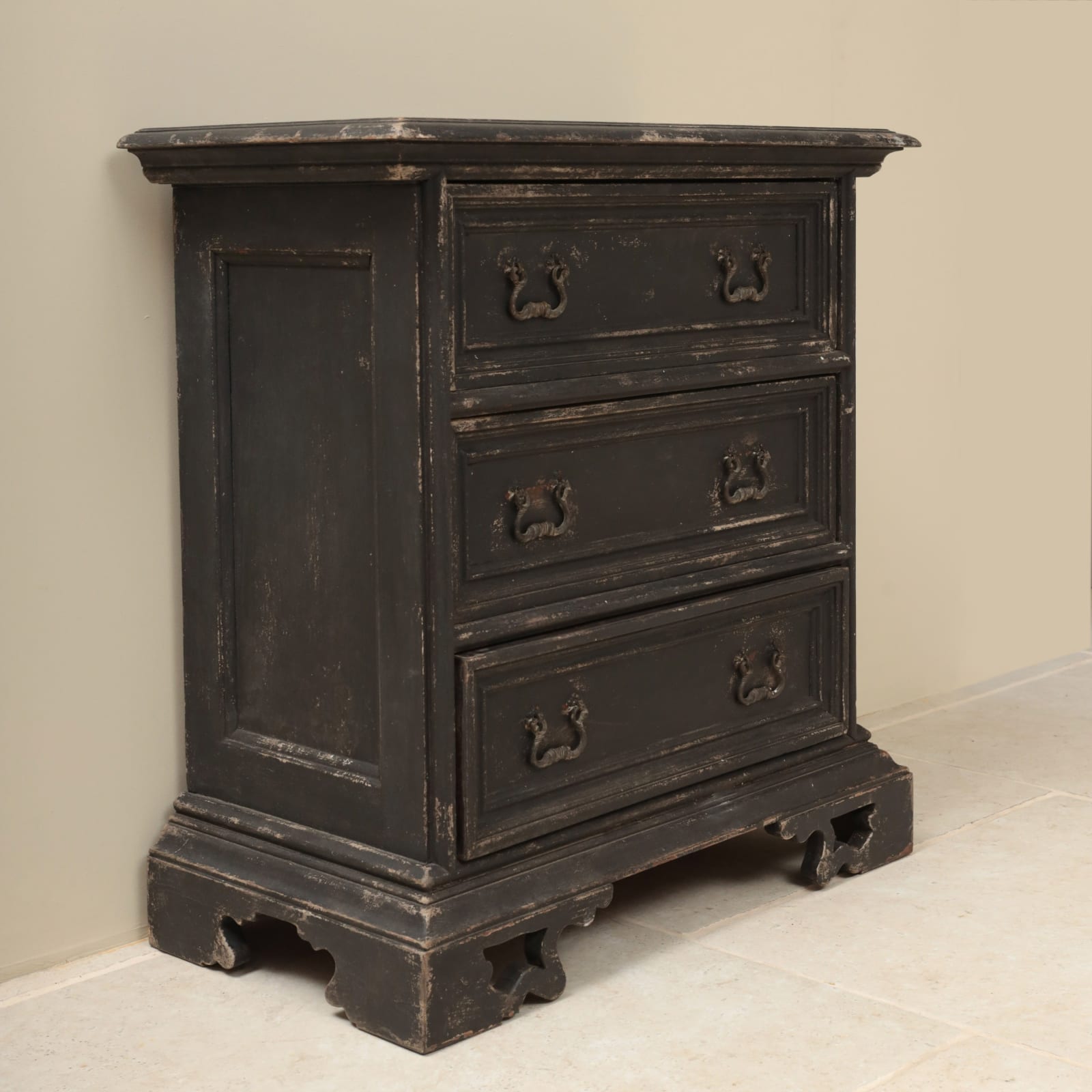 BEDSIDE DRAWERS