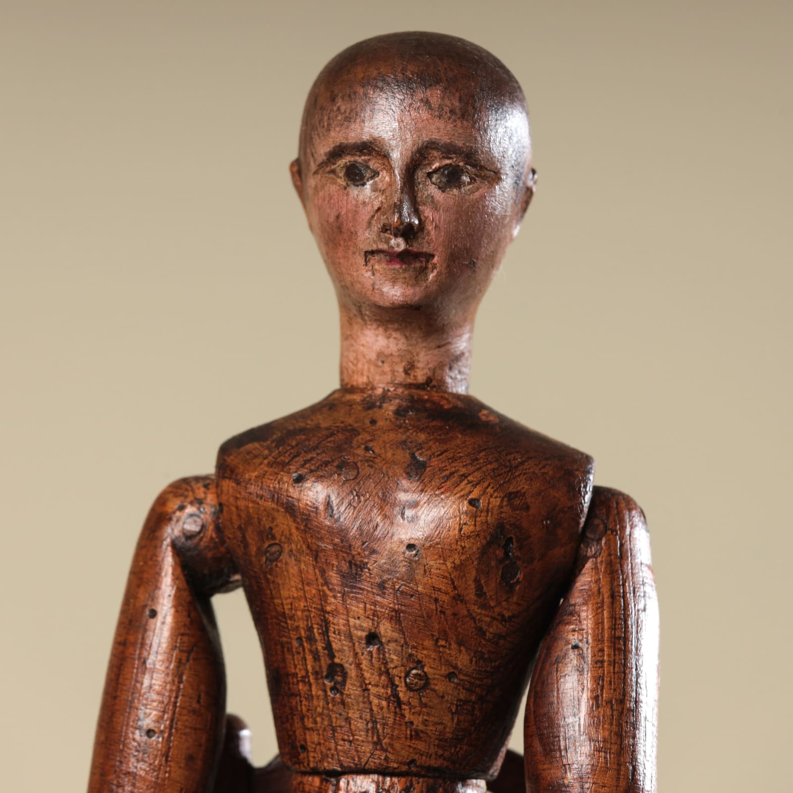 LAY FIGURE