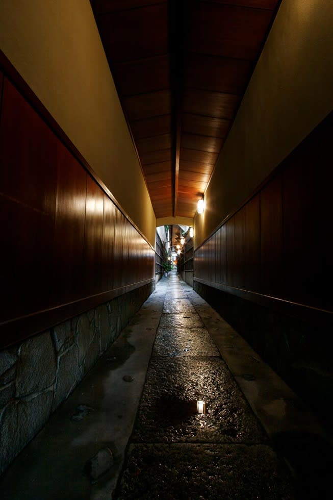 Kayu Mizuno, Alleyway in Kiyamachi, Kyoto