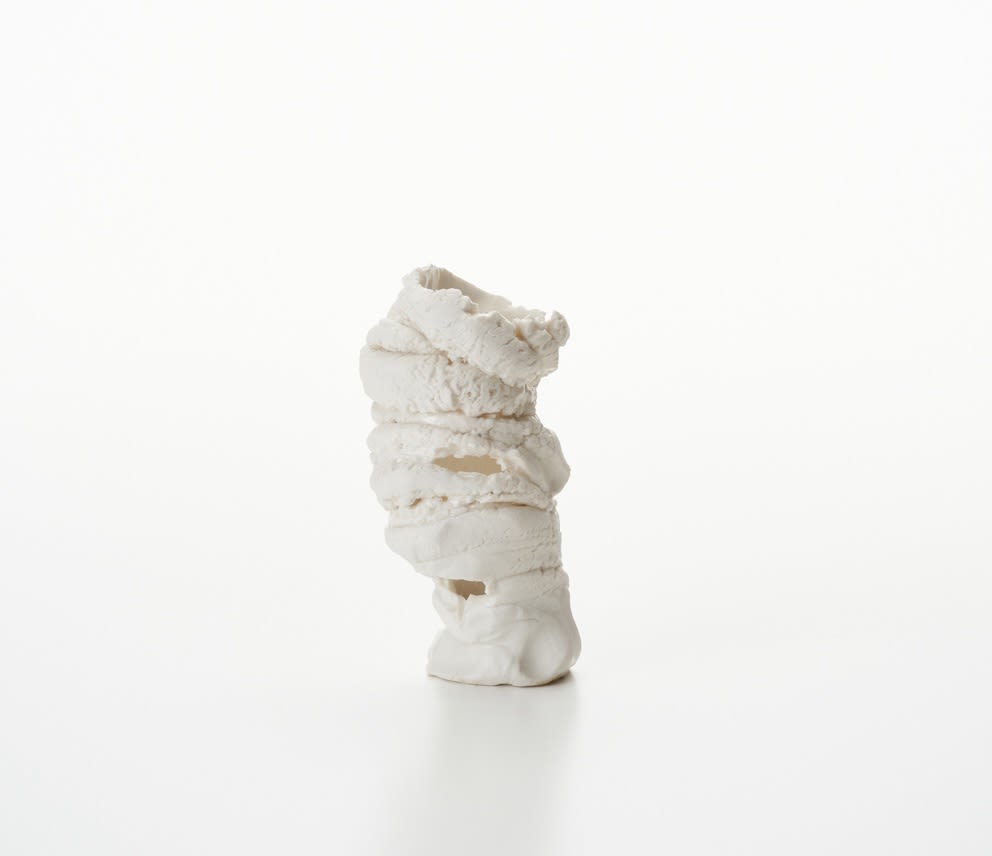 サム・チャット, Torqued Form, Porcelain 2, 2024