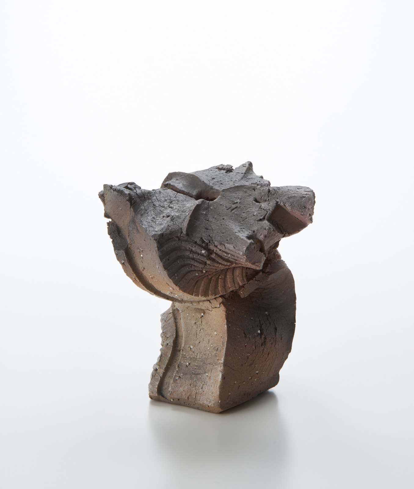 道川 省三, Sculptural Form 自然釉炭化, 2018