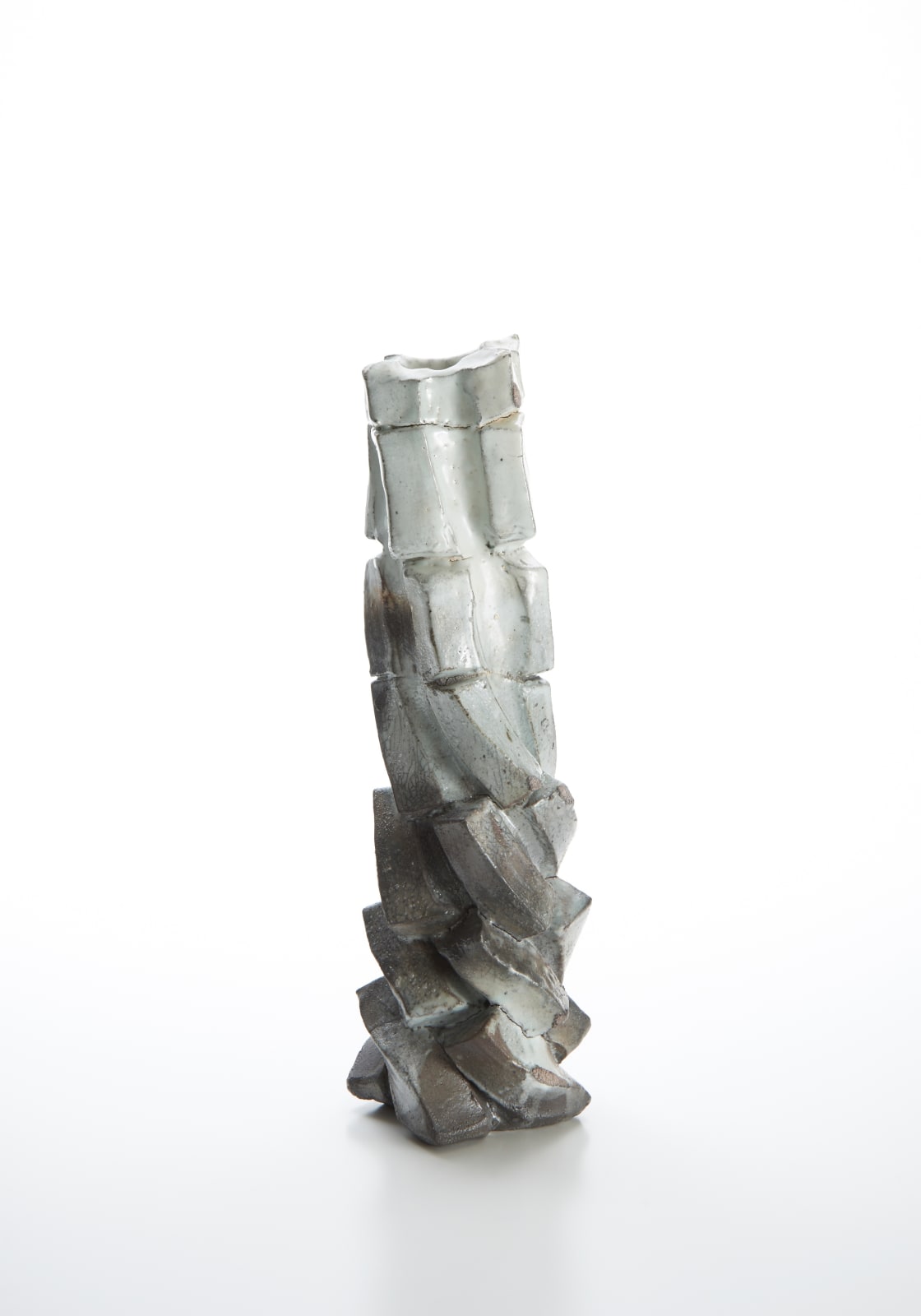 道川 省三, Sculptural Form 粉引炭化, 2016