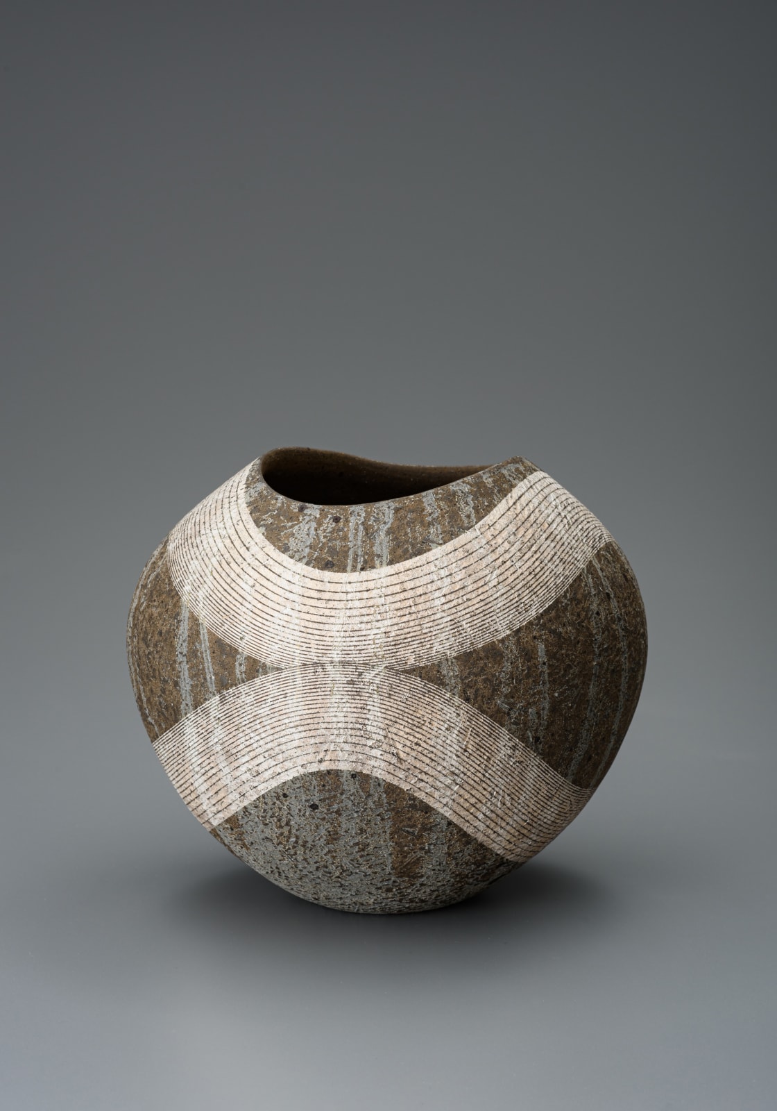 井口 大輔, 銹陶銀彩壺, 2021