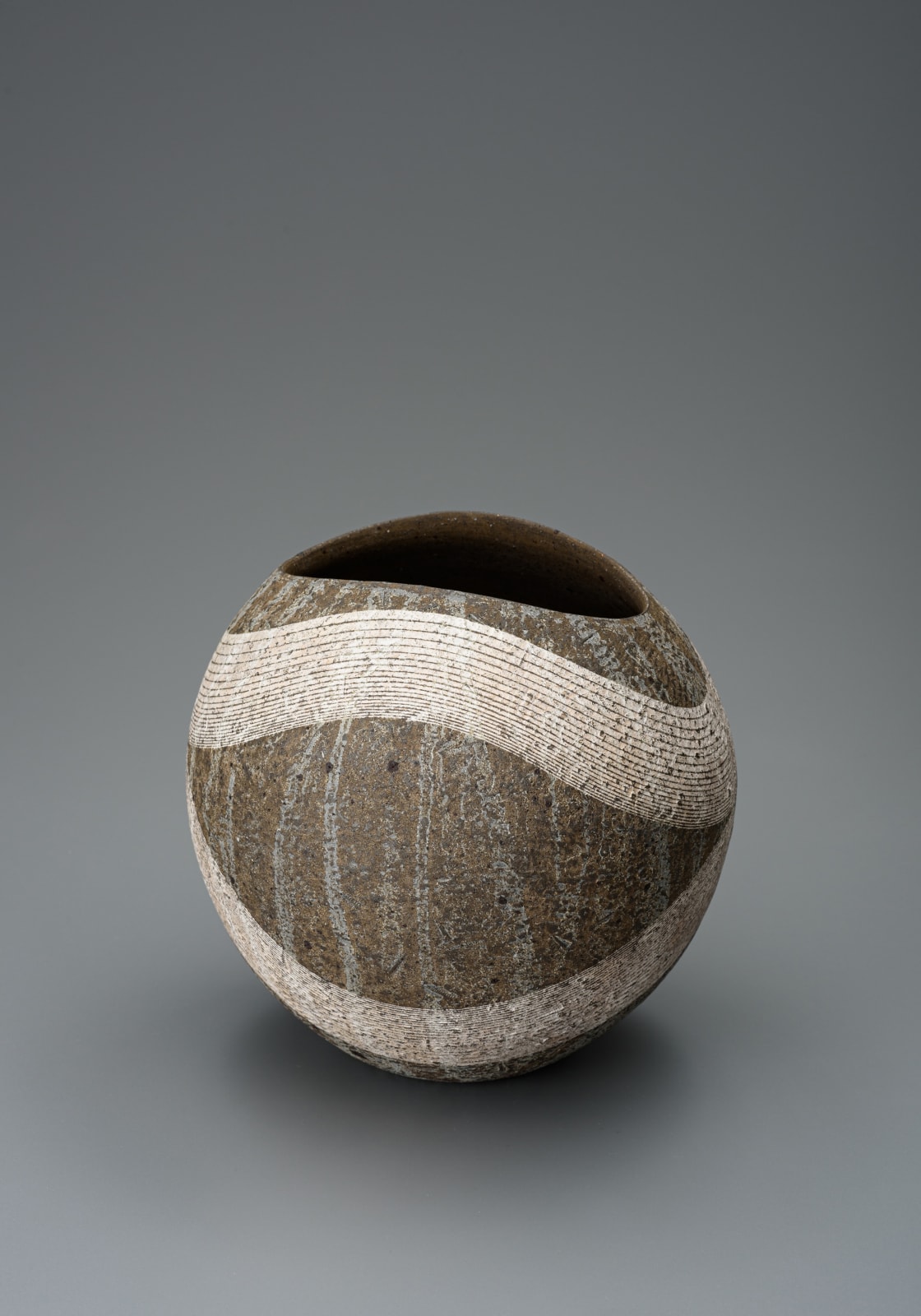 井口 大輔, 銹陶銀彩壺, 2021