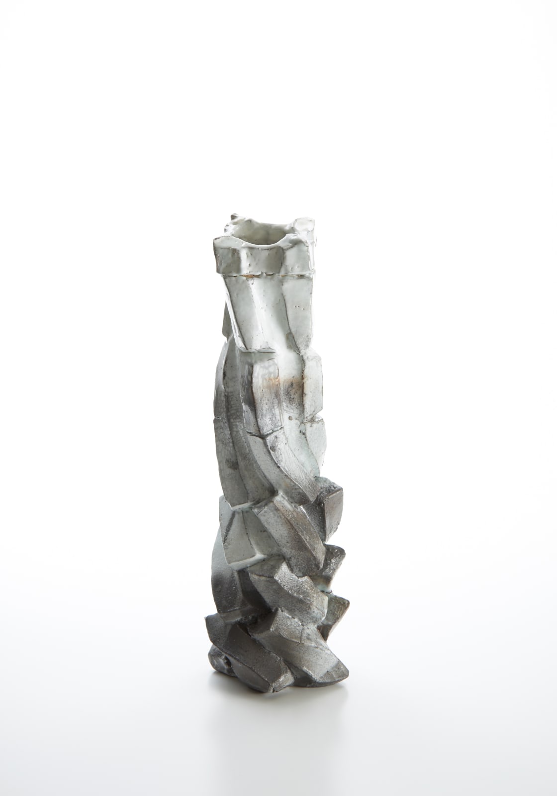 道川 省三, Sculptural Form 粉引炭化, 2016