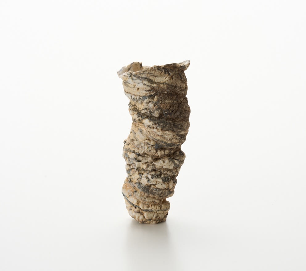 サム・チャット, Torqued Form, Porcelain Bizen Clay Interventions 1, 2024