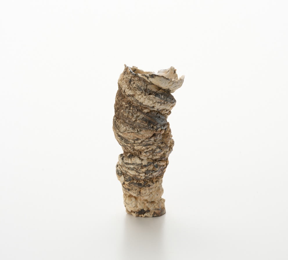 サム・チャット, Torqued Form, Porcelain Bizen Clay Interventions 1, 2024