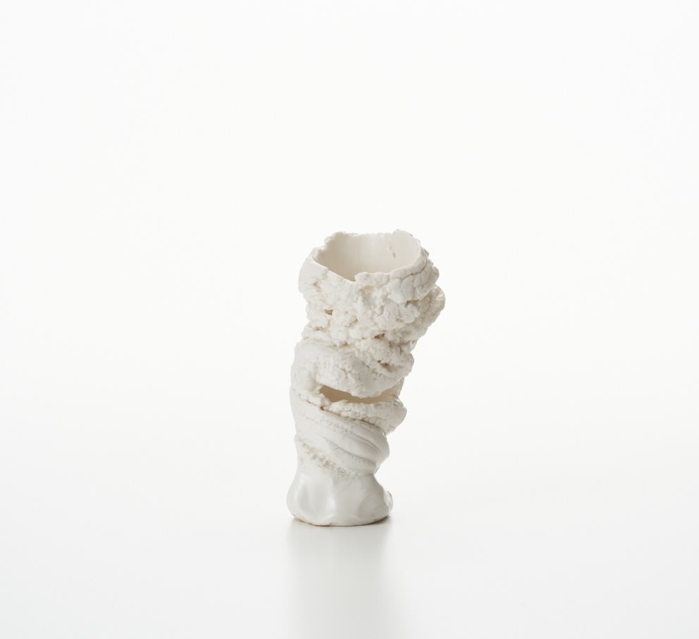 サム・チャット, Torqued Form, Porcelain 2, 2024