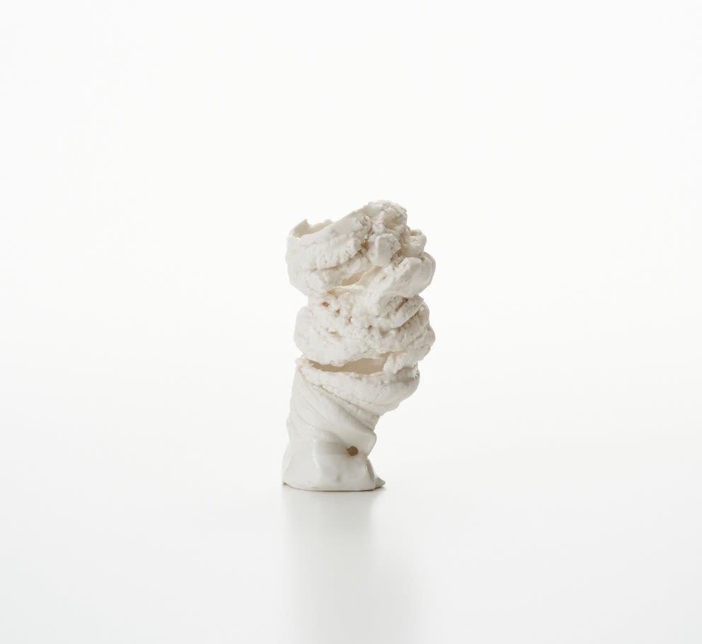 サム・チャット, Torqued Form, Porcelain 2, 2024