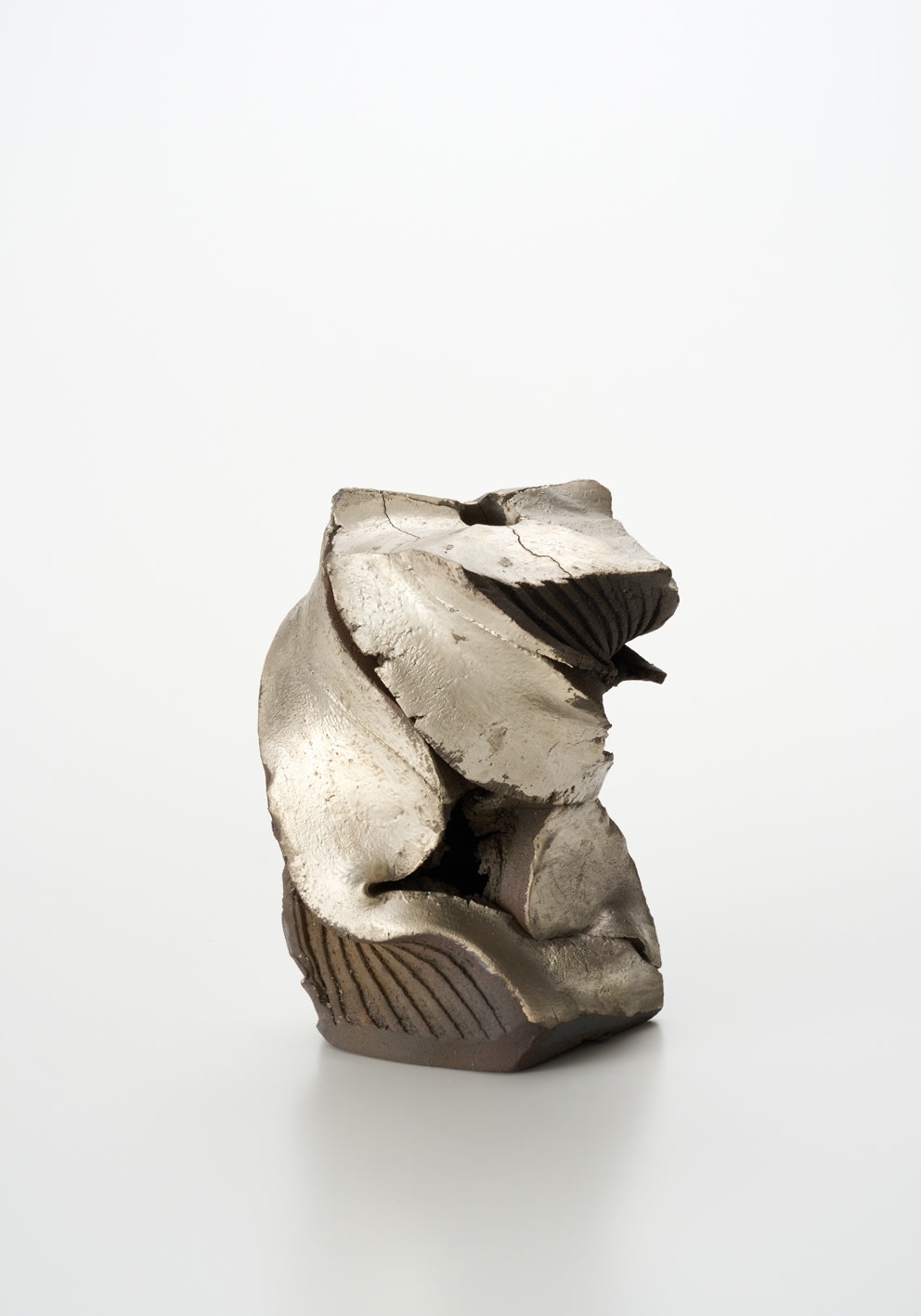 道川 省三, Tanka with Silver Sculptural Form, 2025